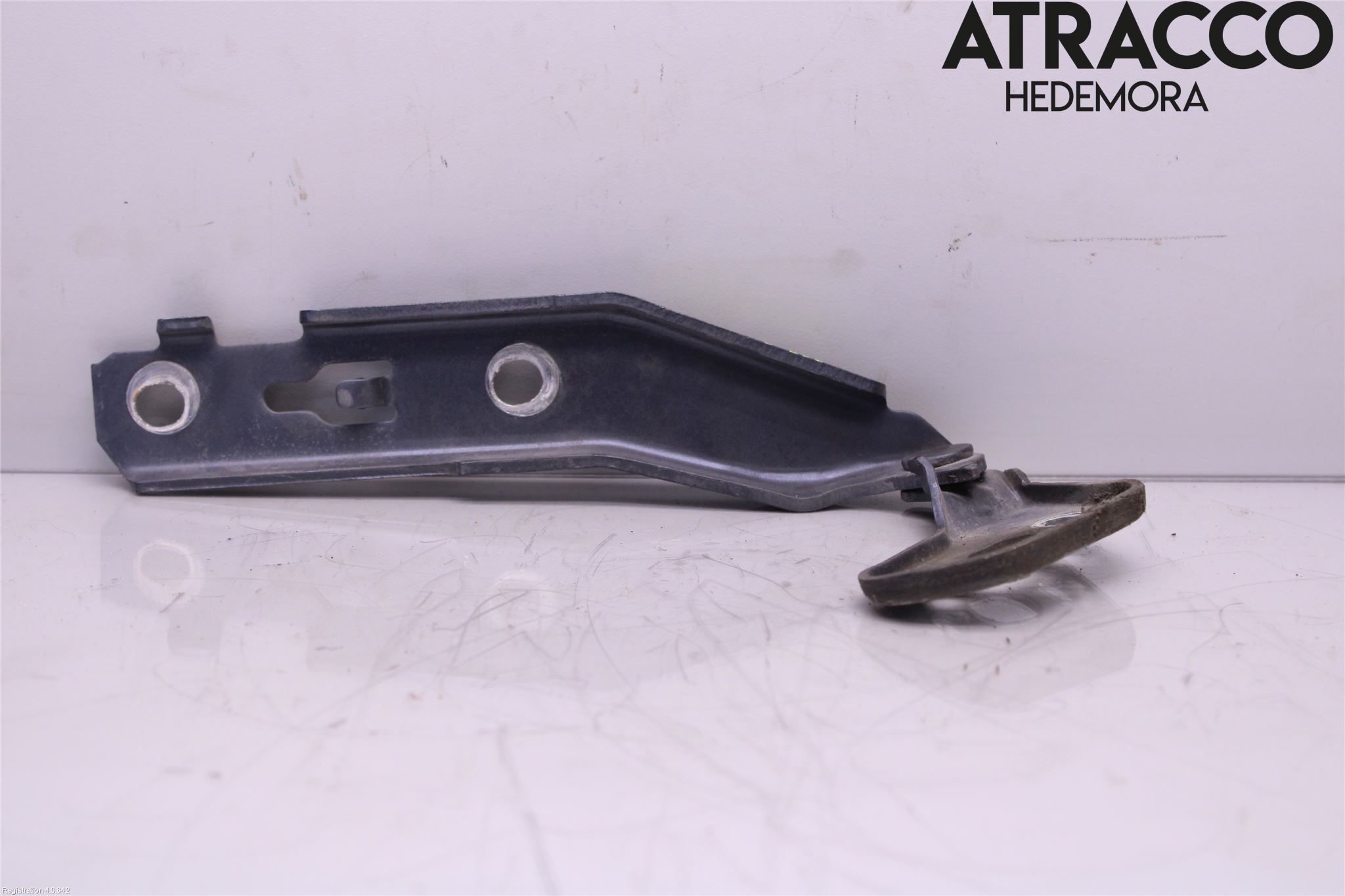 Audi ALLROAD 06-11 Huvgångjärn