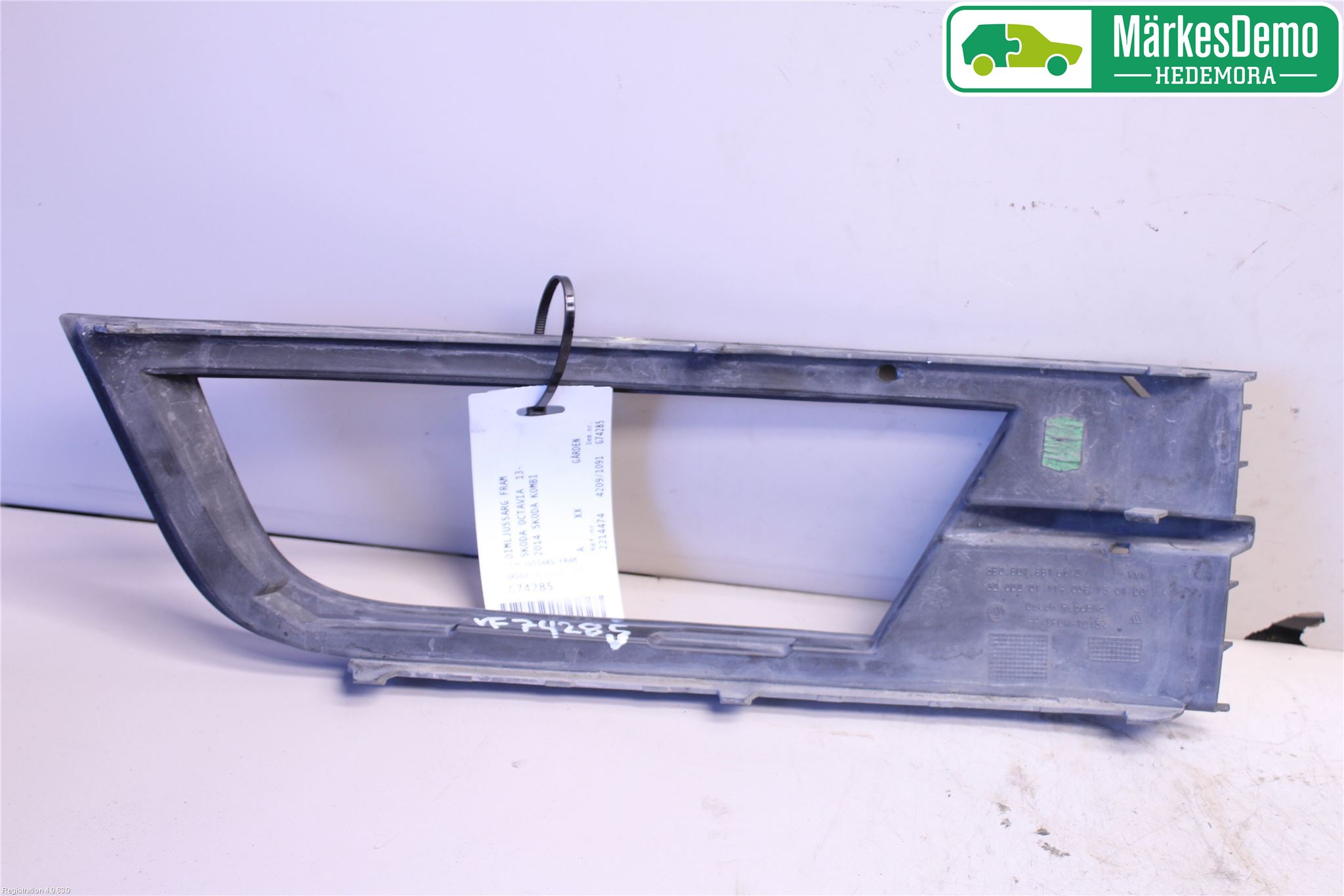 Skoda OCTAVIA (5E) 13-20 Dimljussarg Fram