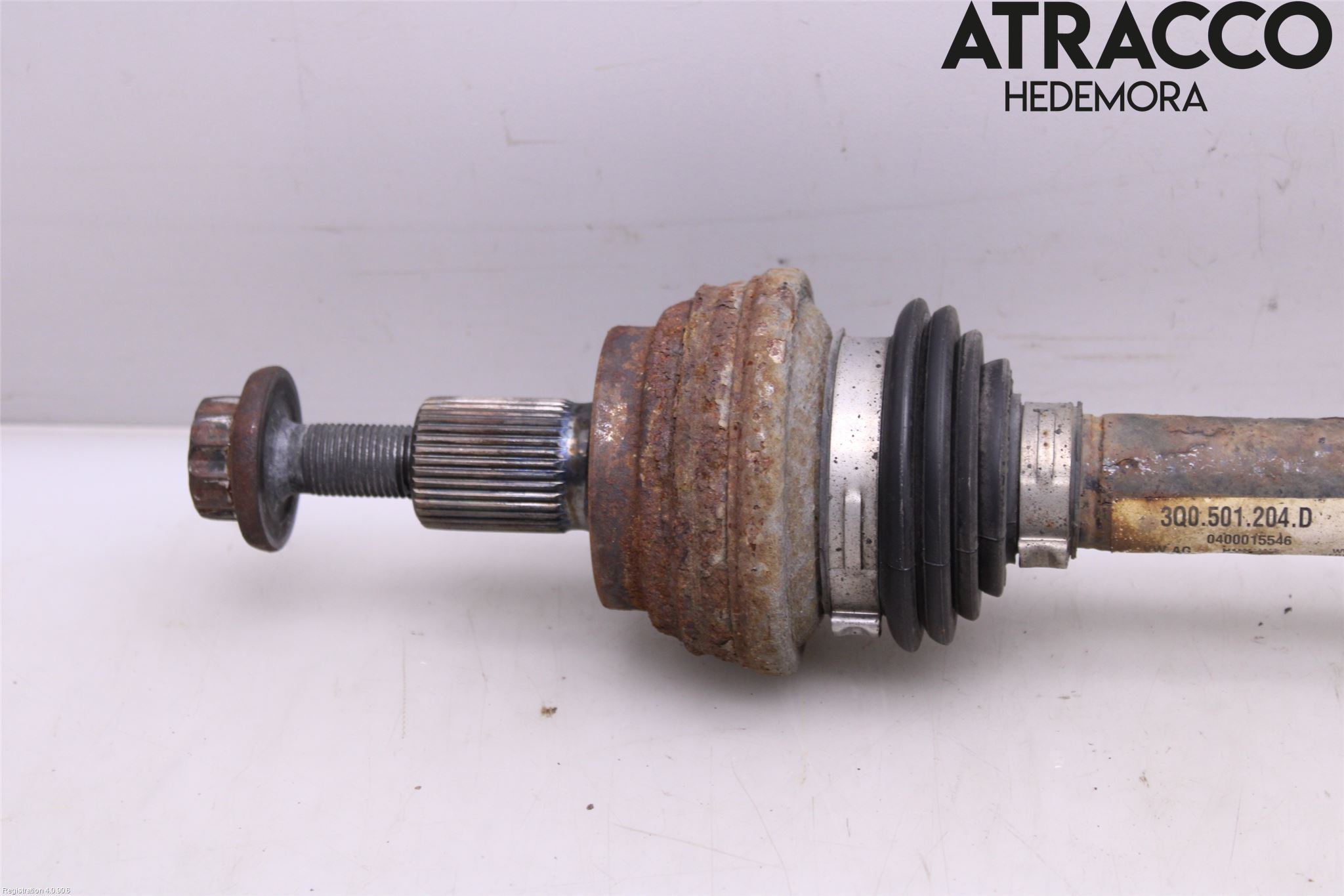 Volkswagen VW PASSAT 15-19 Drivaxel Bak Höger