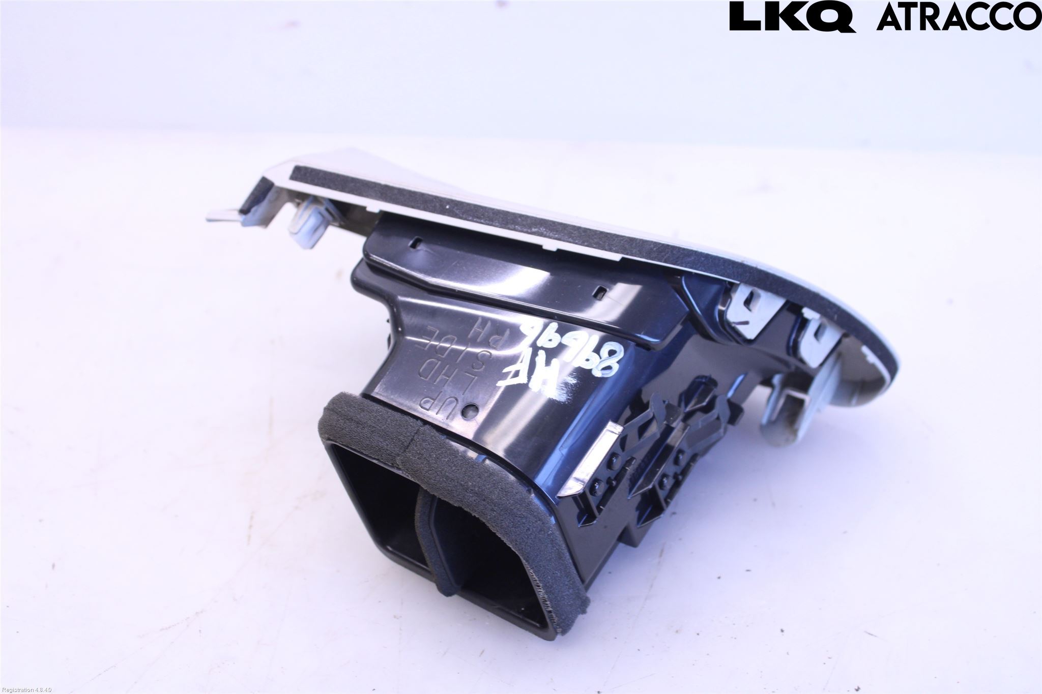 Nissan LEAF 11-17 Defrosterkanal-Munstycke