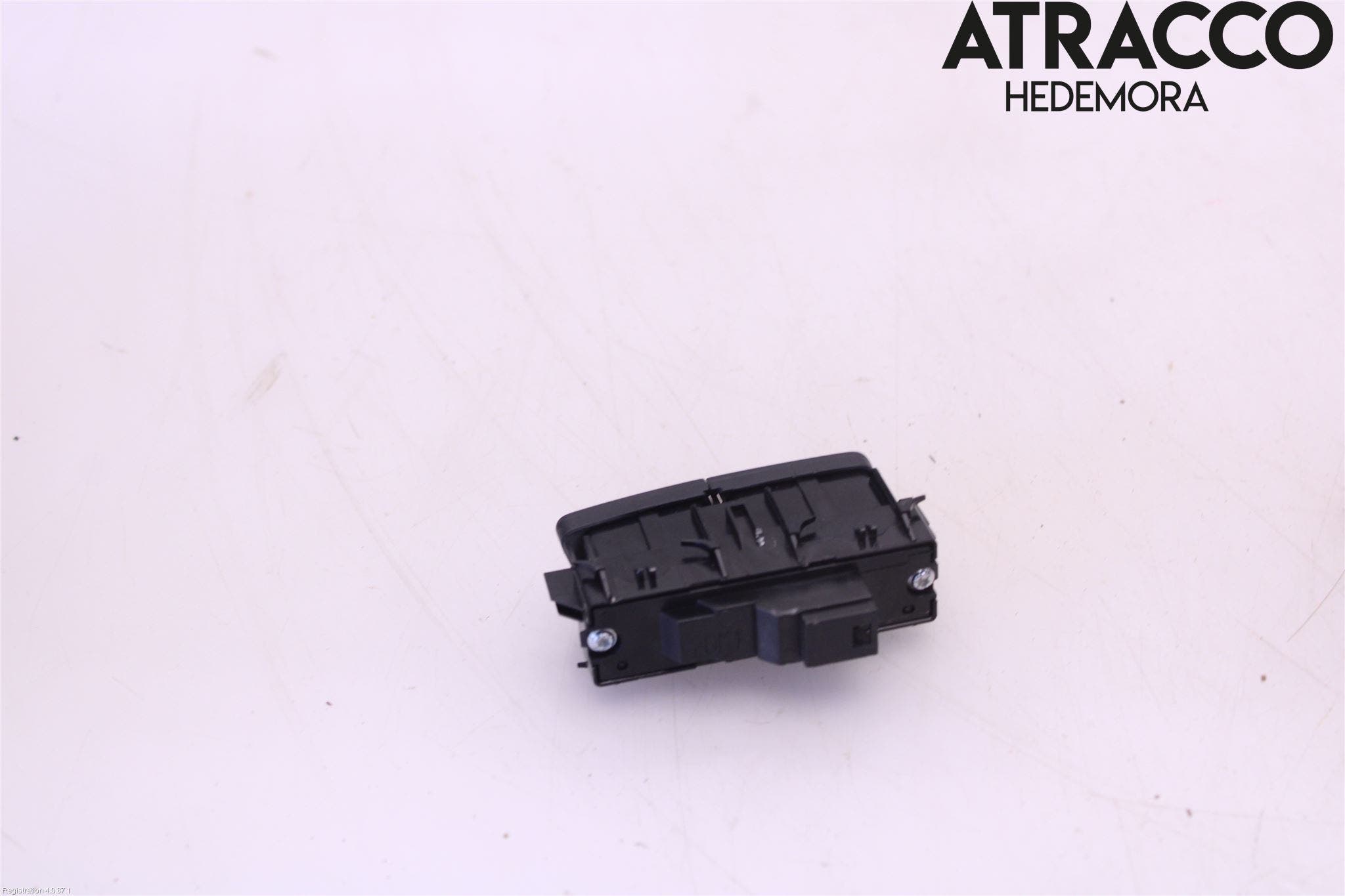 Mercedes-Benz MB C-KLASS (W204) 07-15 Strömställare Centrallås