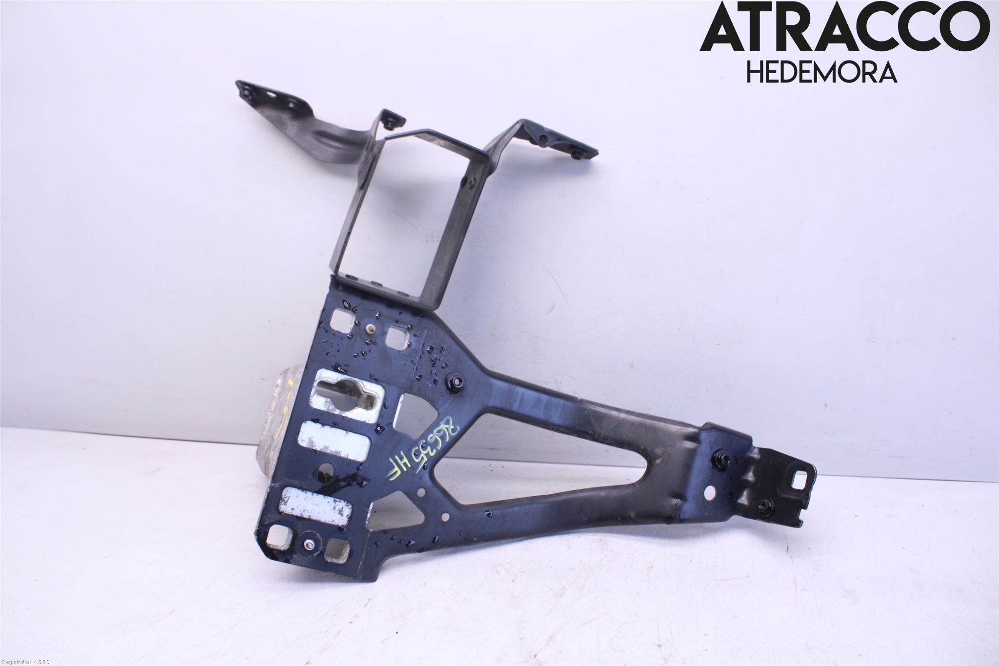 BMW 5 E60/61 Sed/Tou 02-10 Stötfångarbärjärn Fram