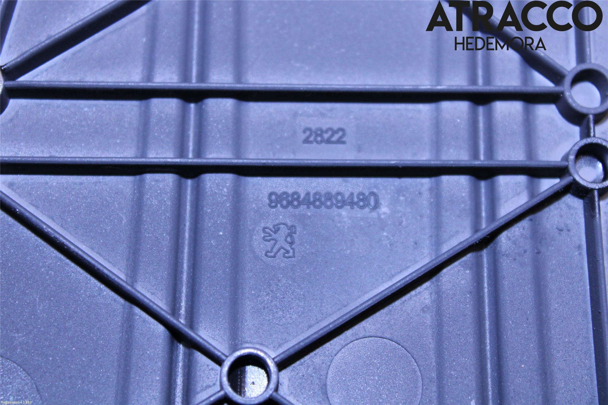 Peugeot 5008 10-16 Motorkåpa