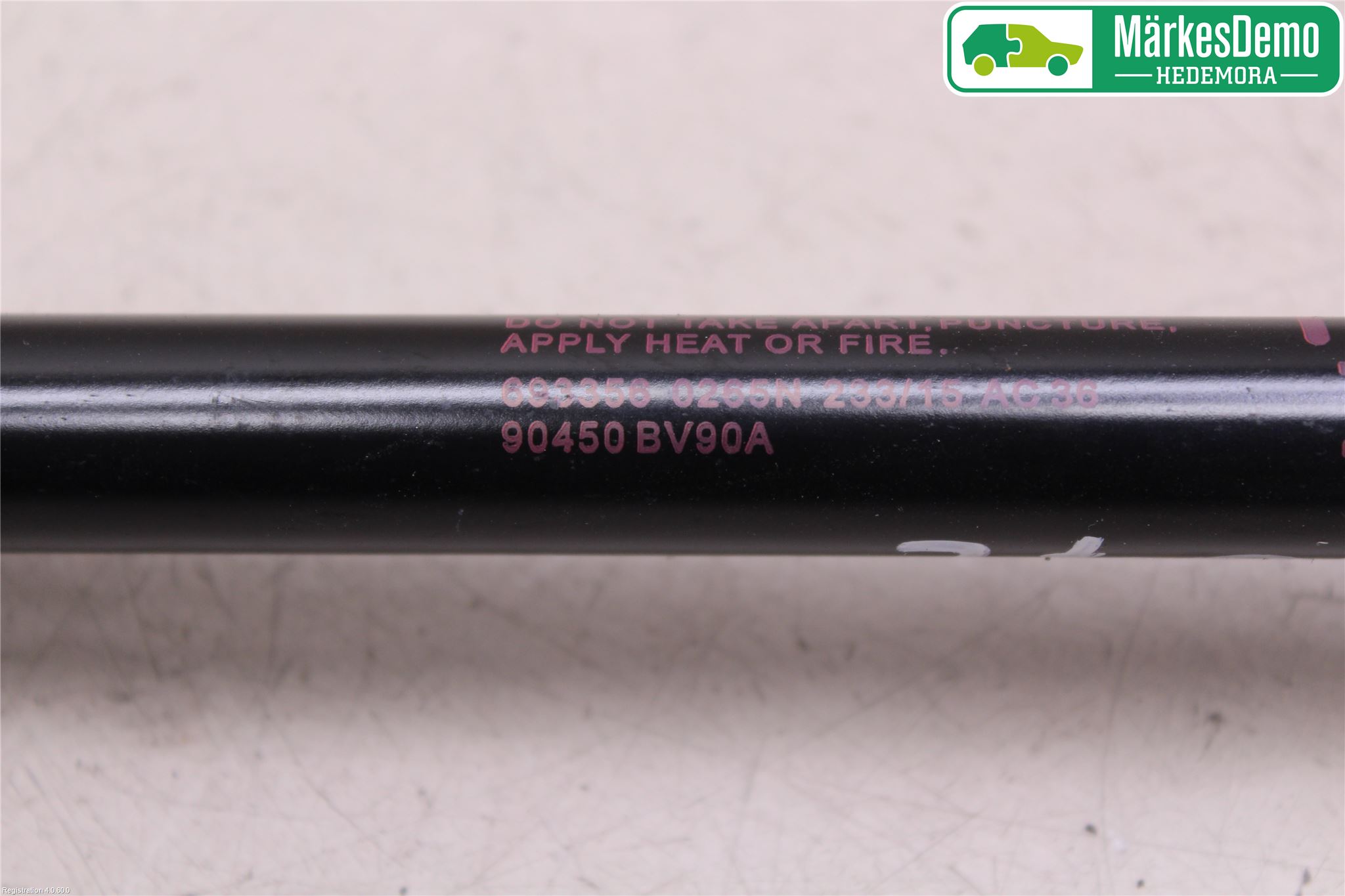 Nissan JUKE 14-19 Gasfjäder Baklucka