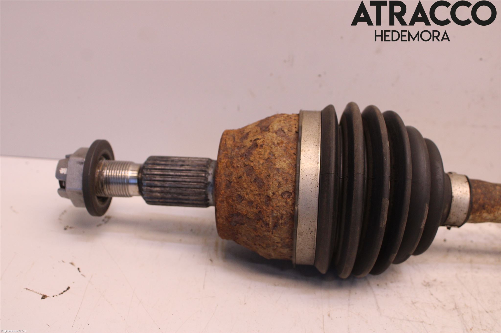 Ford FOCUS 15-18 Drivaxel Fram Vänster