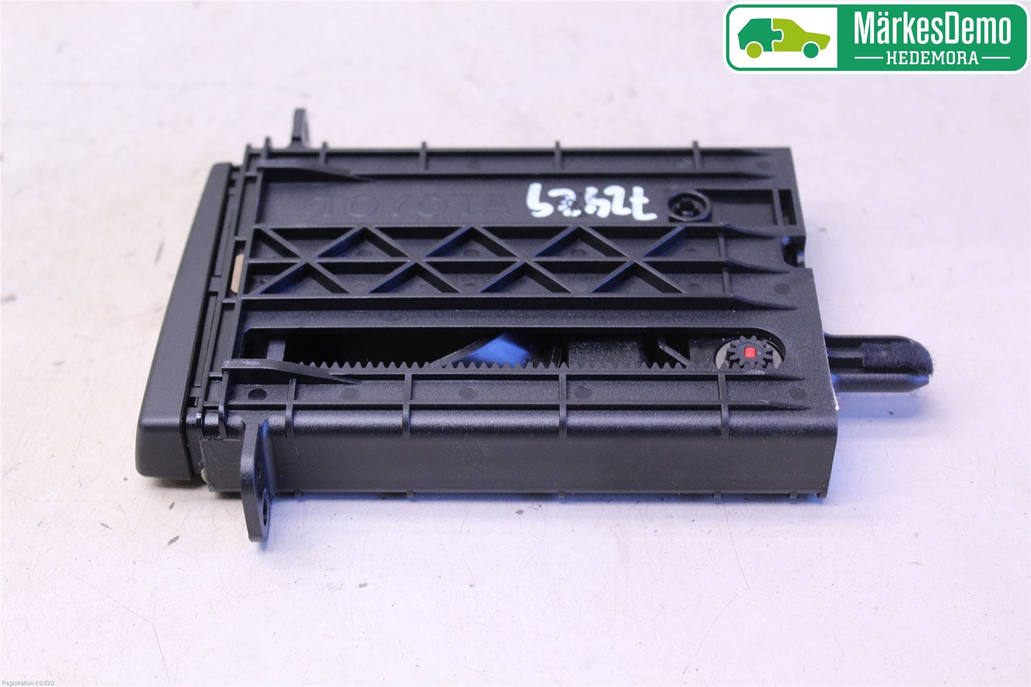 Toyota AVENSIS 07-08 Mugghållare