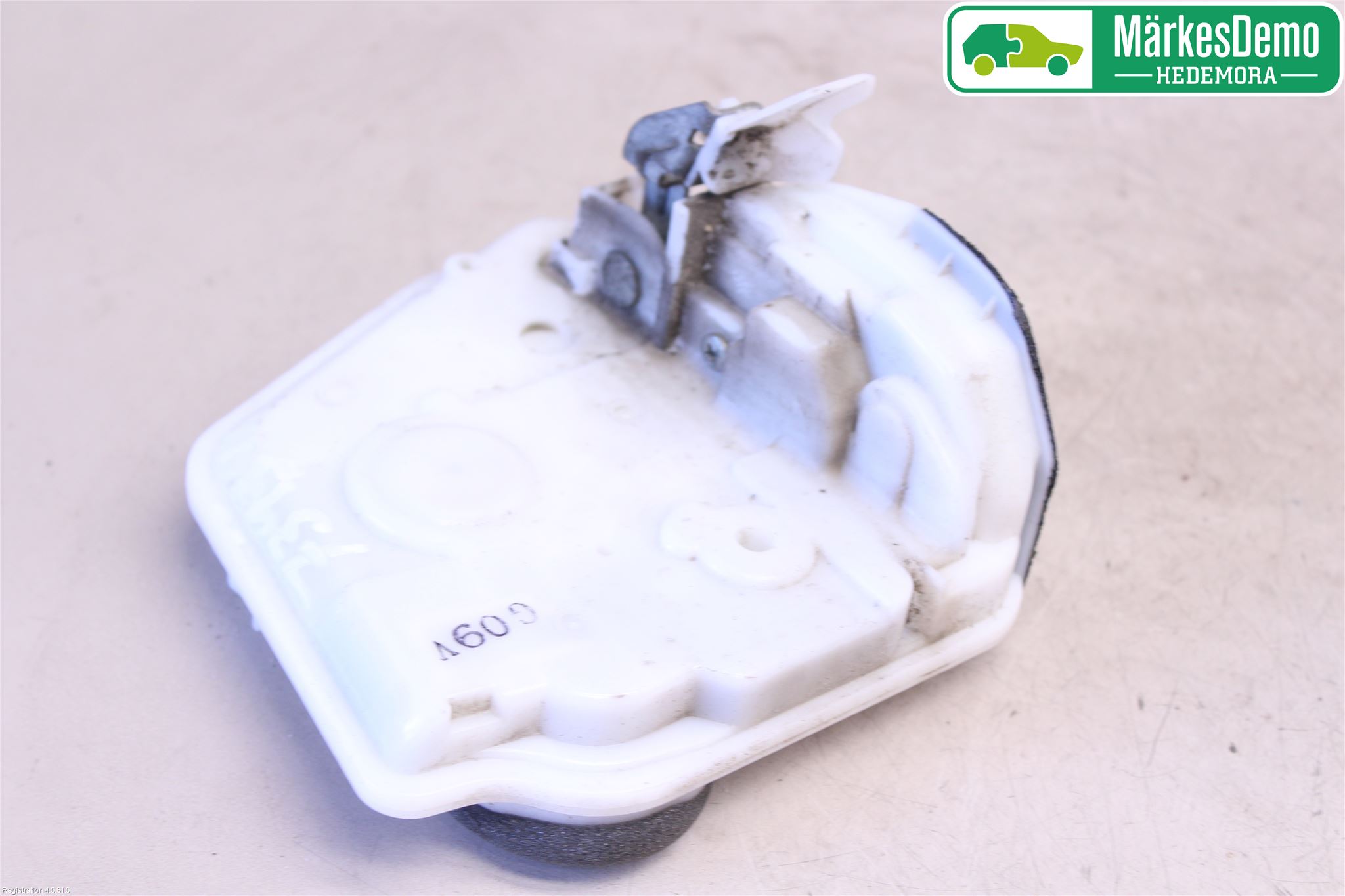 Mazda 2 (DE) 08-15 Låskista-Dörrlås