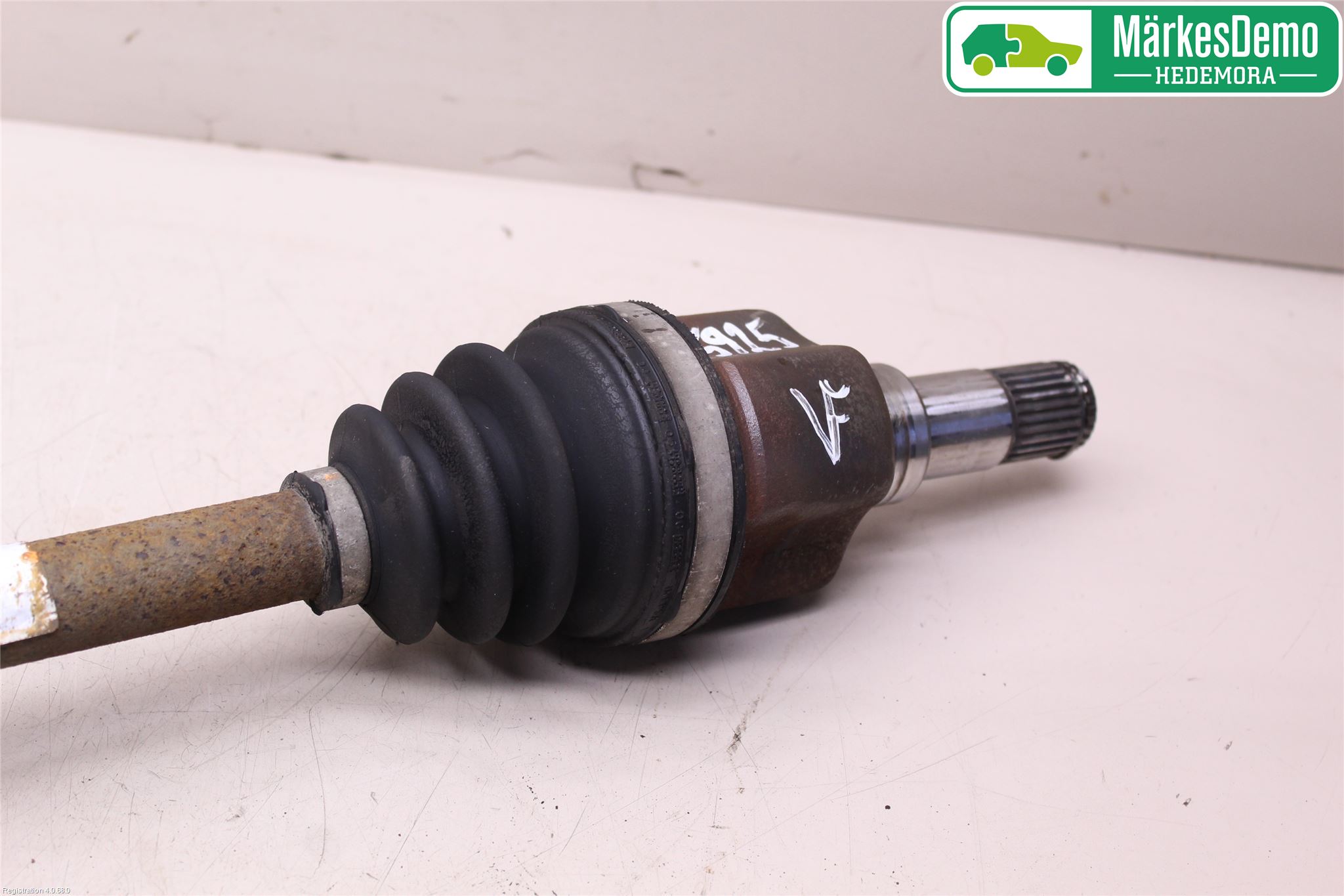 Ford FOCUS     04-07 Drivaxel Fram Vänster