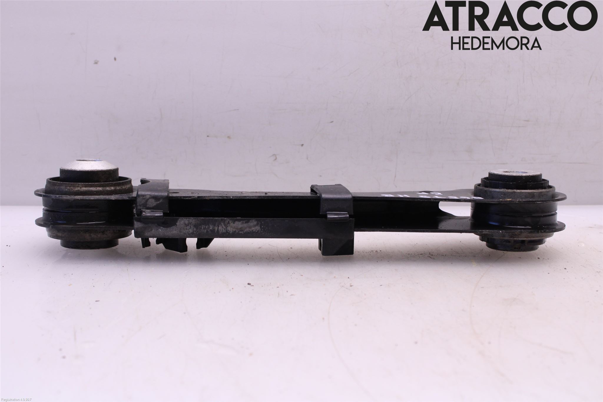 BMW 5 G30/G31/F90 17-23 Bärarm Bak Övre Höger