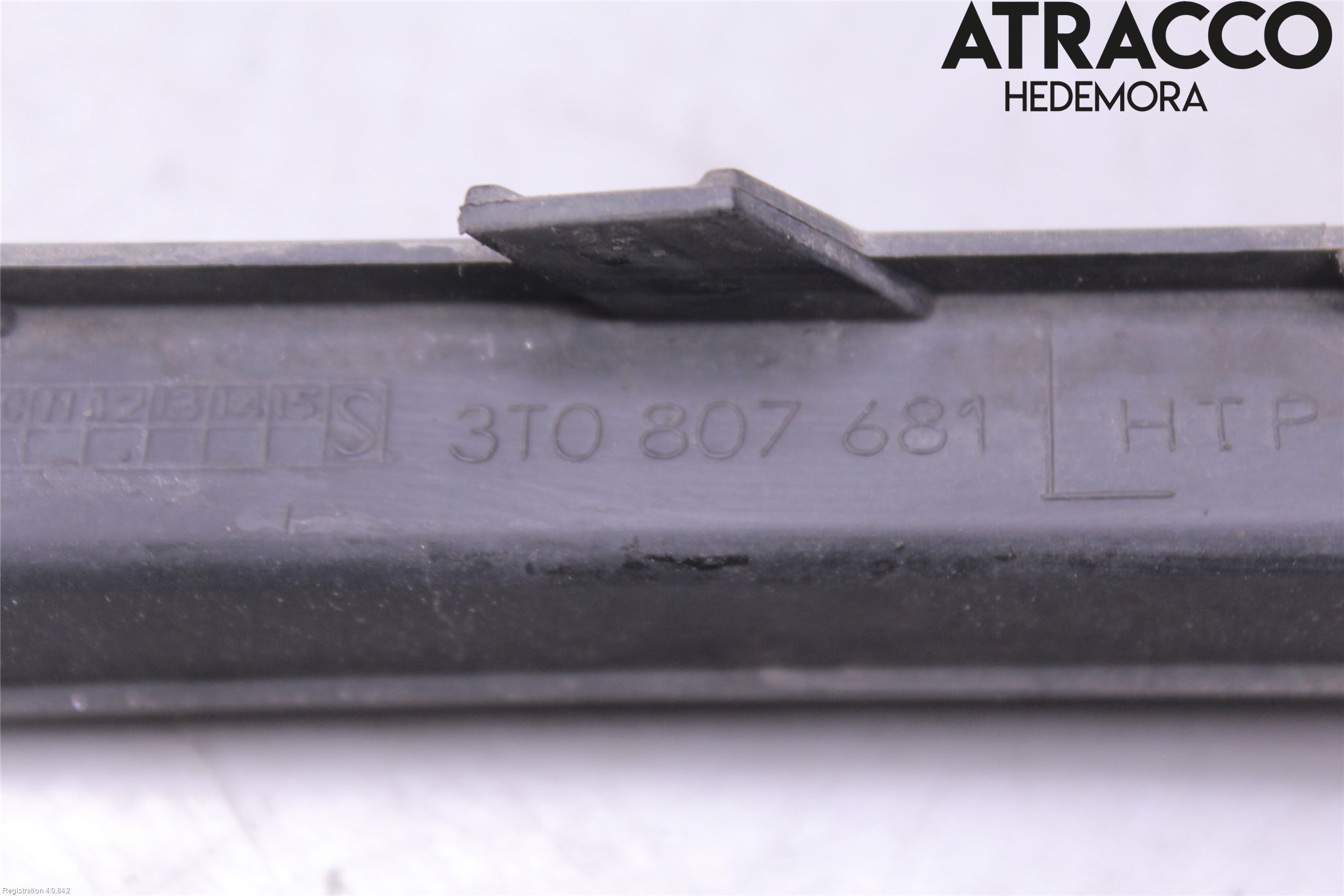 Skoda SUPERB 09-15 Dimljussarg Fram