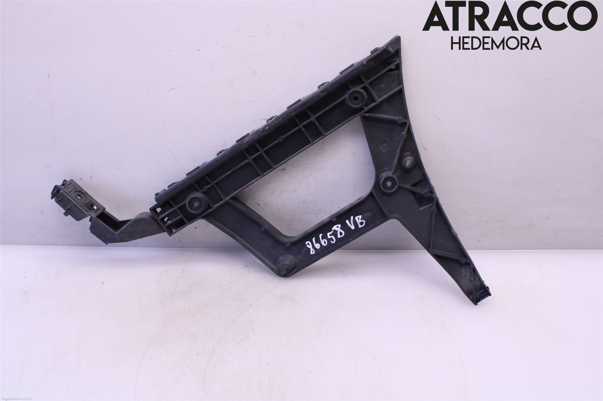 Audi A4 12-15 Stötfångarfäste Bak Vä