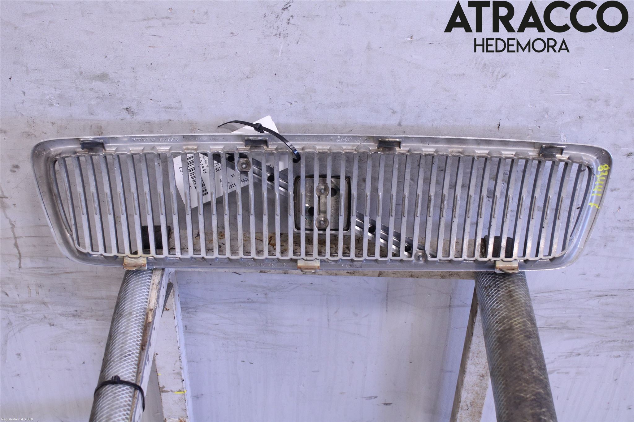 Volvo V70 00-04 Grill Komp