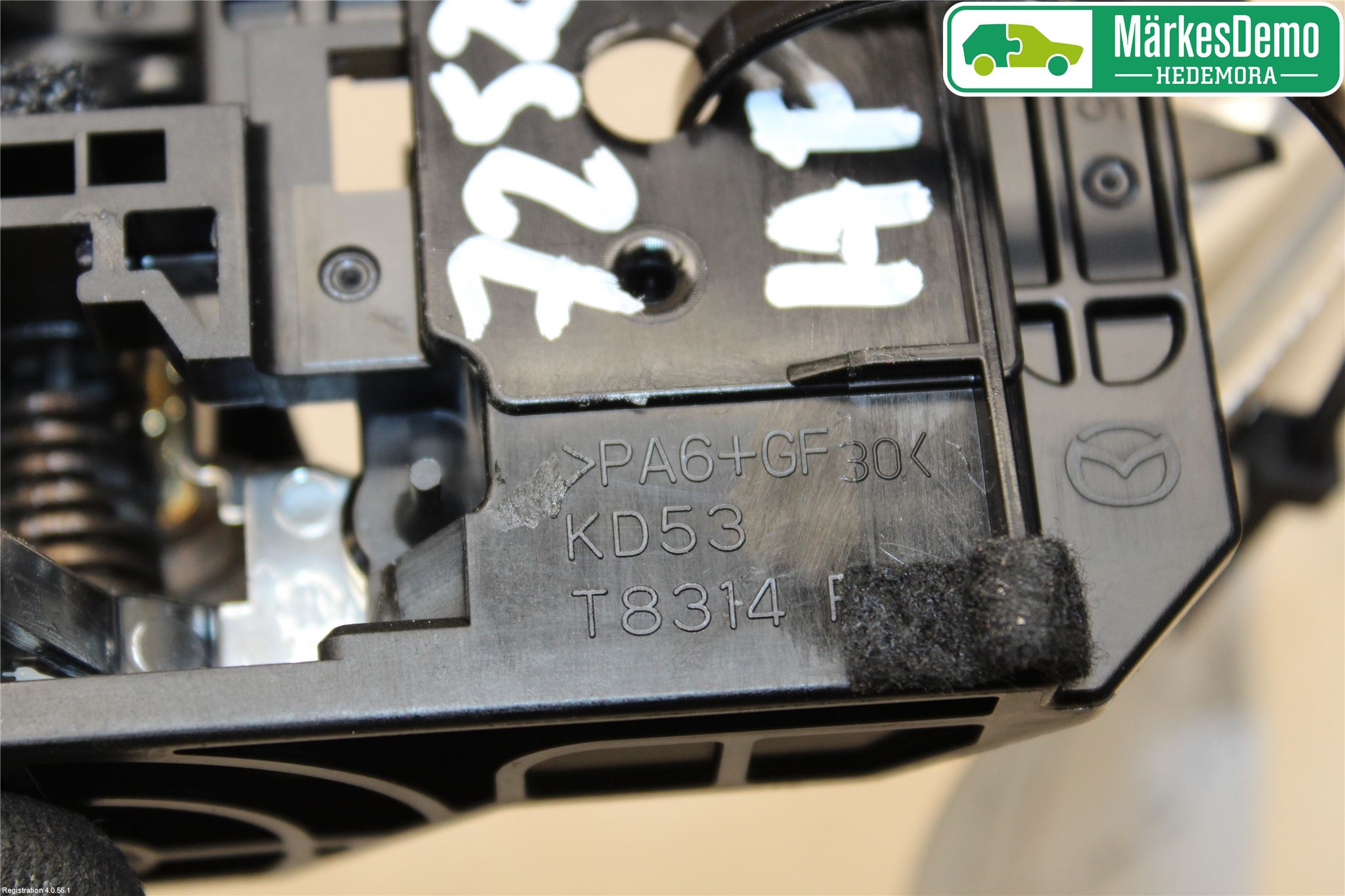 Mazda CX-5 17- Dörrhandtag Inre Hö