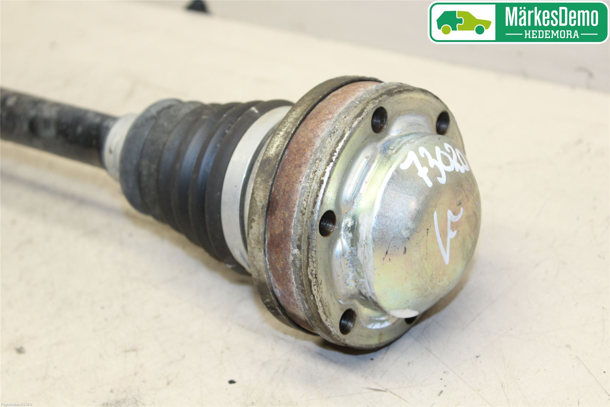 Volkswagen VW CADDY 11-15 Drivaxel Fram Vänster