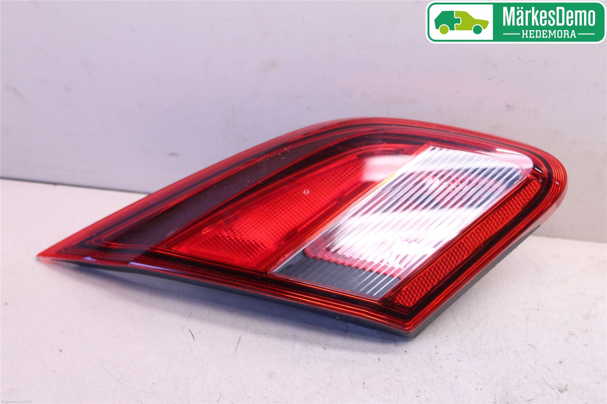 Opel CORSA E 15-19 Bakljus Lucka Vä