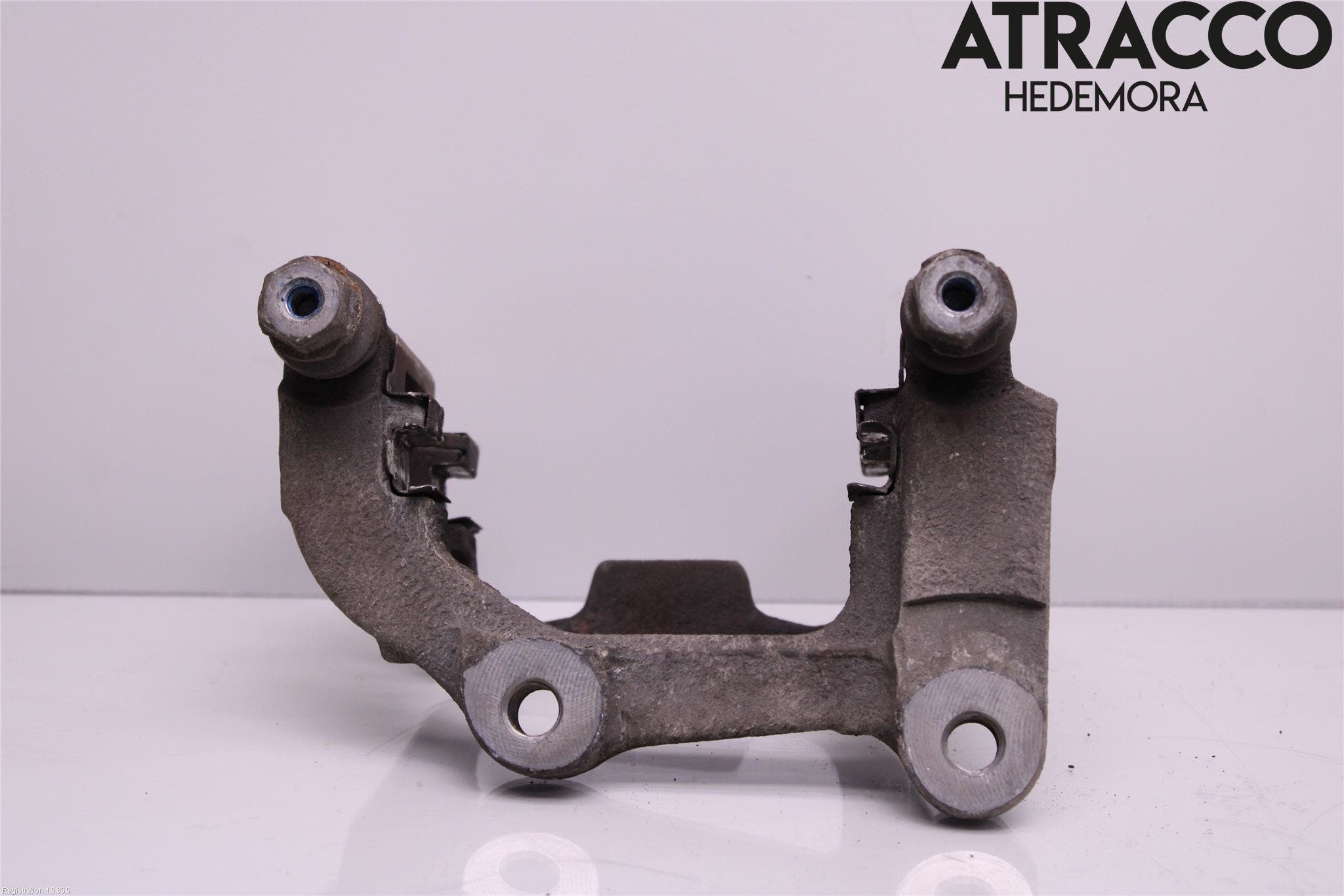 BMW 5 G30/G31/F90 17-23 Bromsokshållare