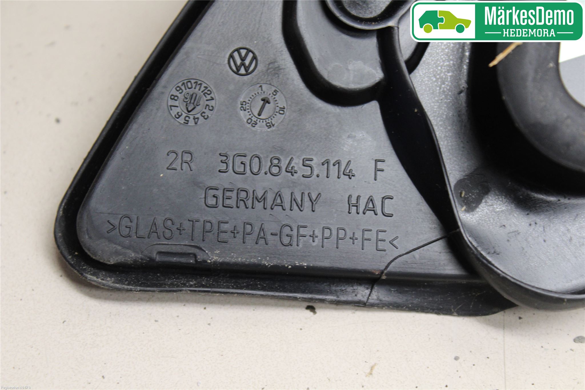 Volkswagen VW PASSAT 15-19 Dörruta Fram Lilla Hö