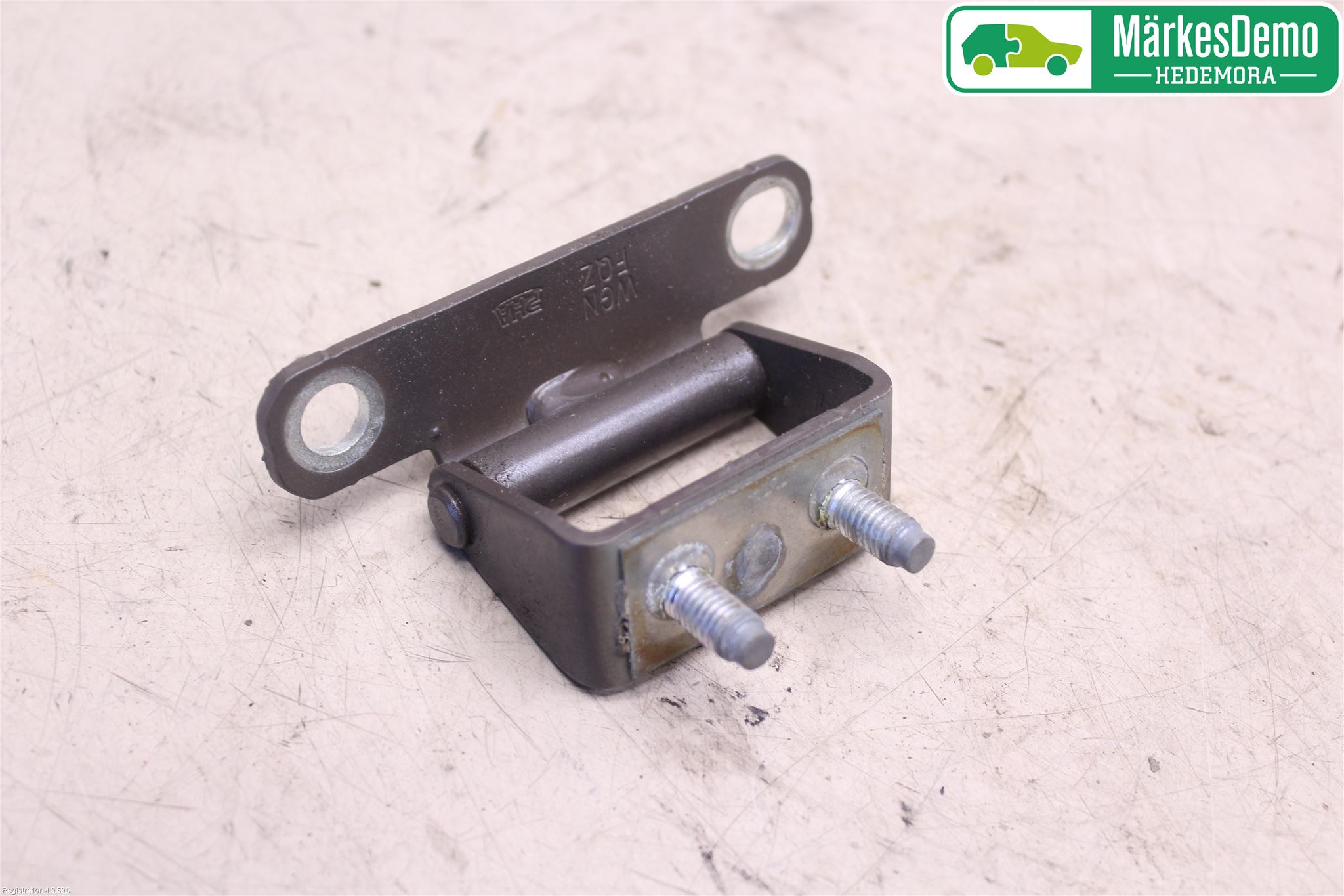 Ford FOCUS     99-04 Bakluckegångjärn Hö