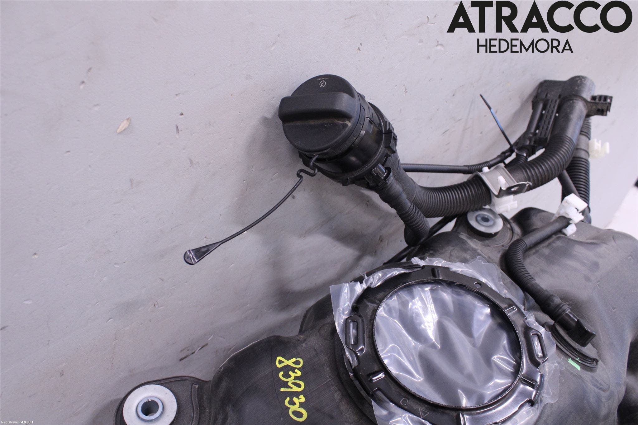 Toyota YARIS CROSS XP21 21- Bränsletank