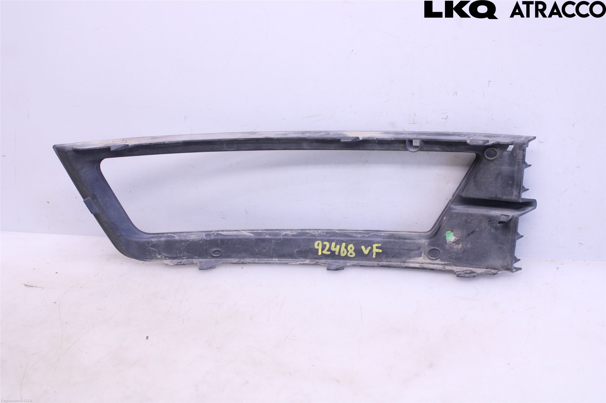 Skoda RAPID Dimljussarg Fram