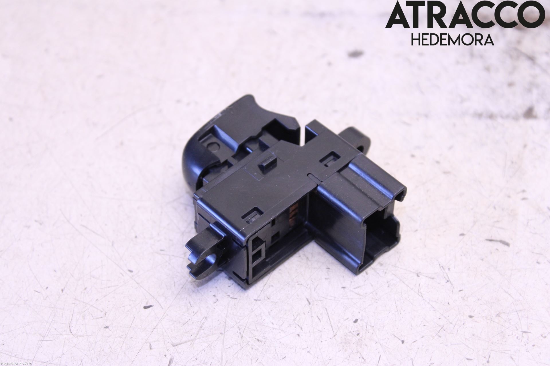 Nissan JUKE 14-19 Strömställare Elhiss