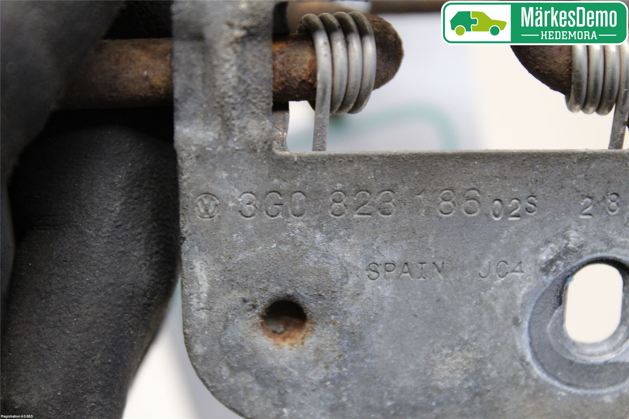 Volkswagen VW PASSAT 15-19 Huv Spärr