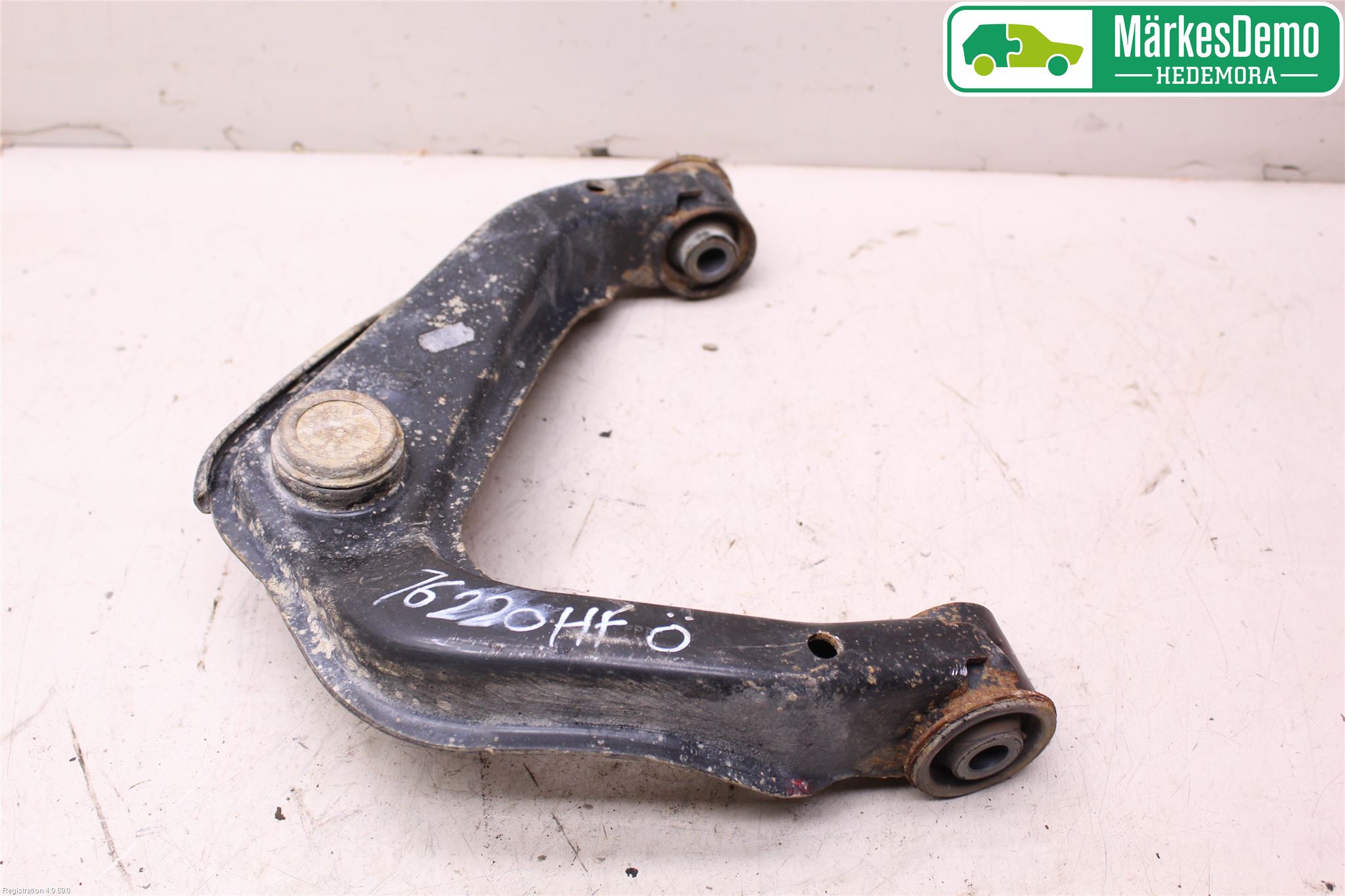 Nissan NAVARA 05-16 Bärarm Fram Övre Hö