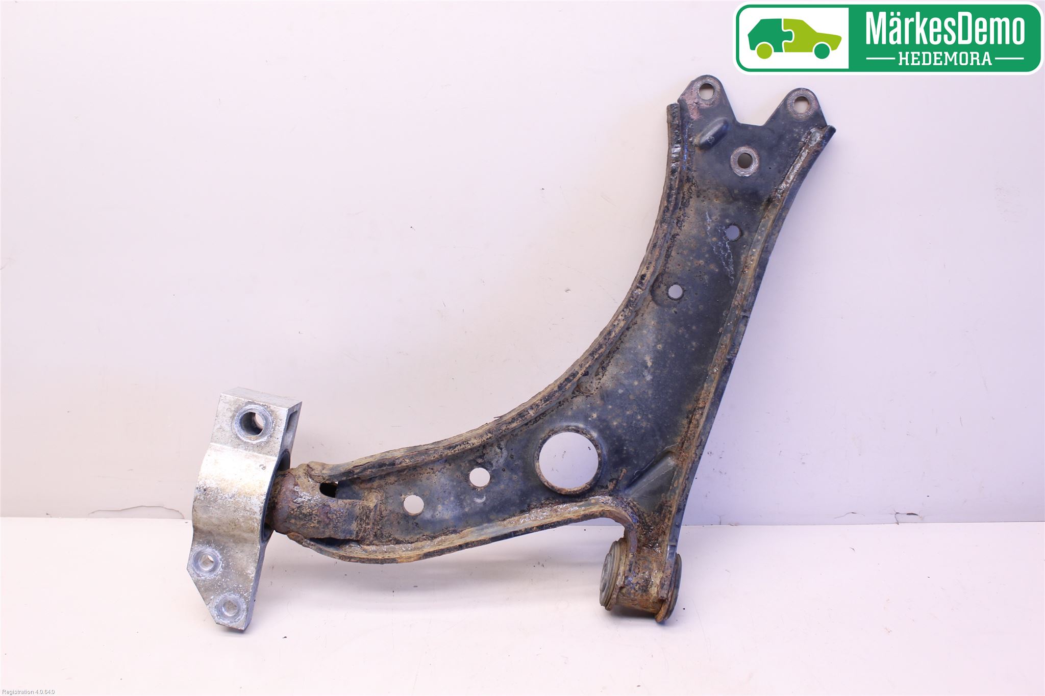 Volkswagen VW GOLF VI 09-13 Bärarm Fram Undre Hö