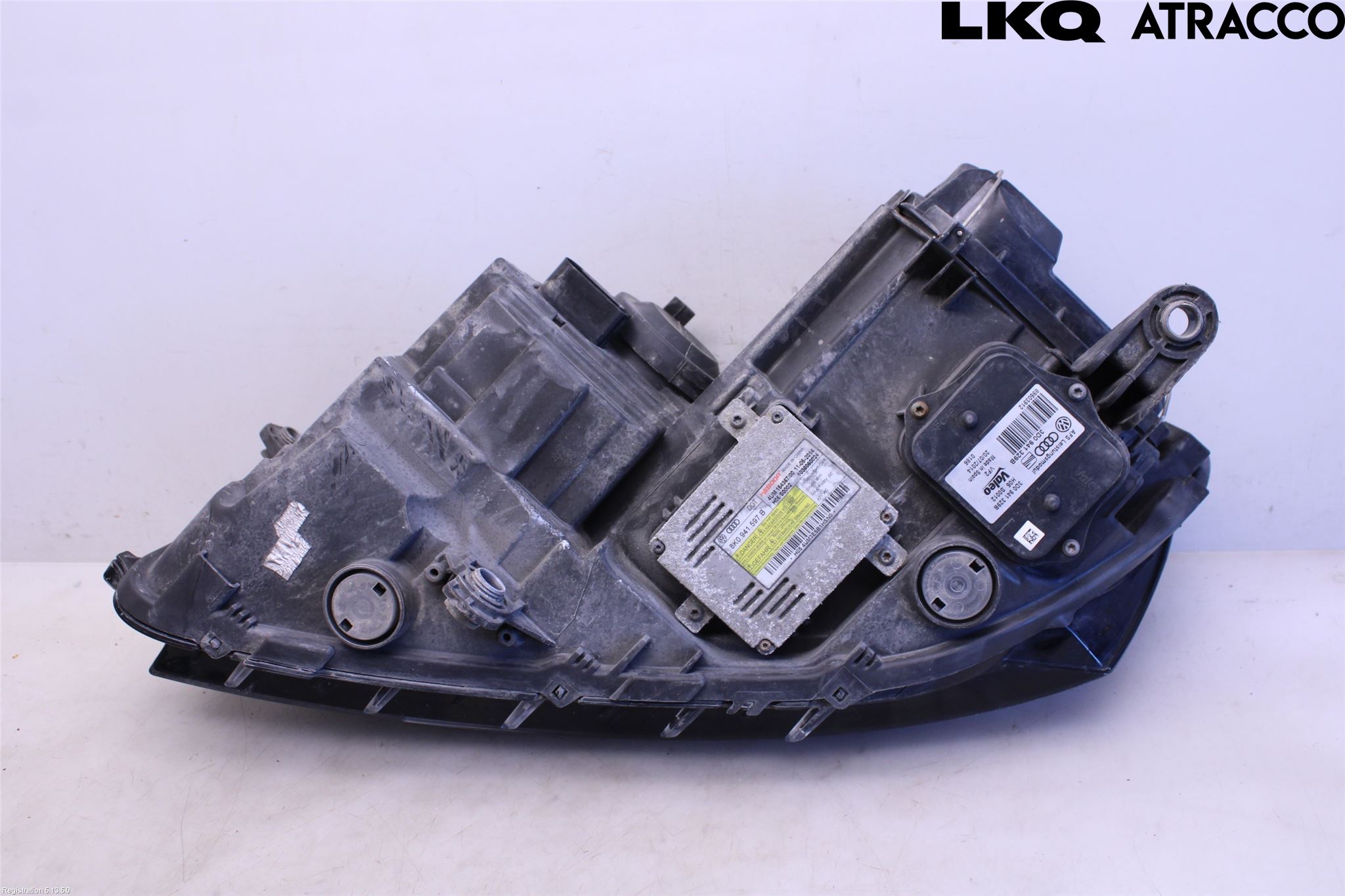 Volkswagen VW PASSAT 11-14 Strålkastare Höger