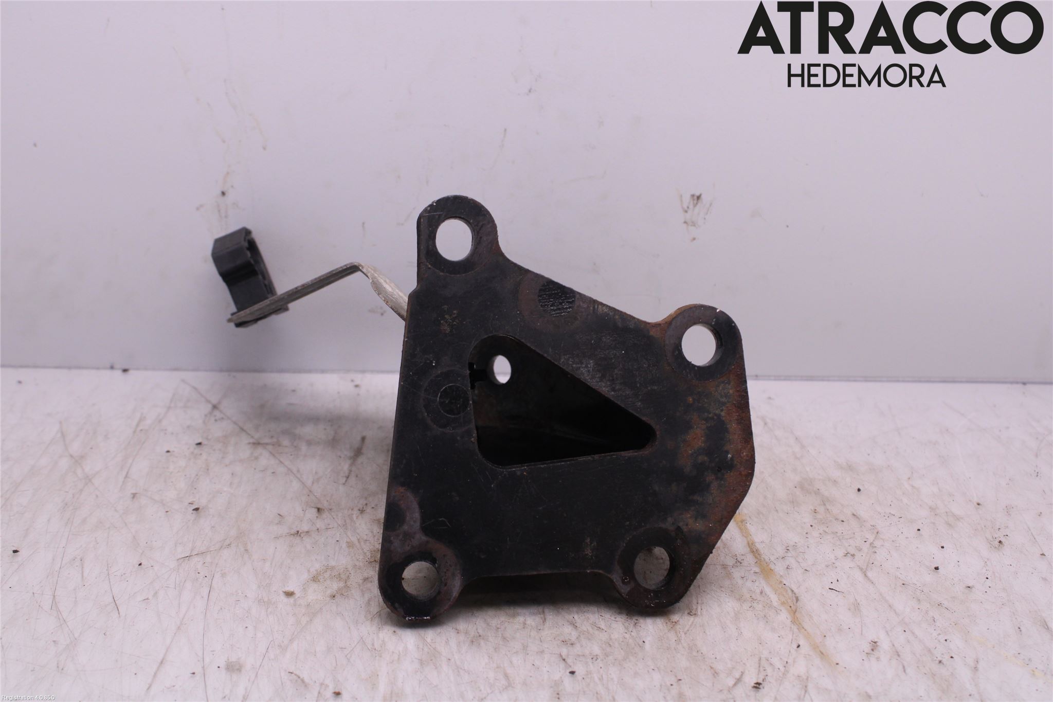 Nissan NAVARA 05-16 Motorfäste