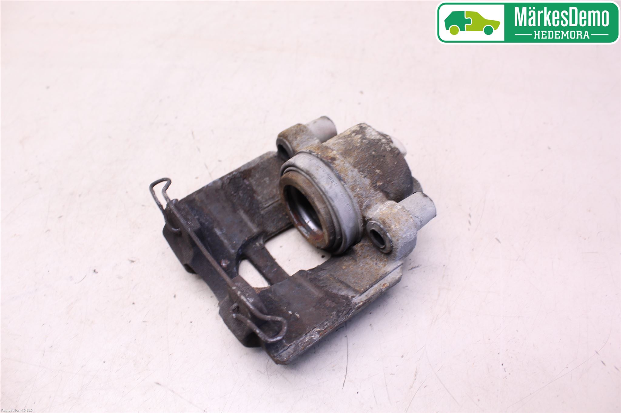 Toyota YARIS XP130 15-20 Bromsok Fram Vänster