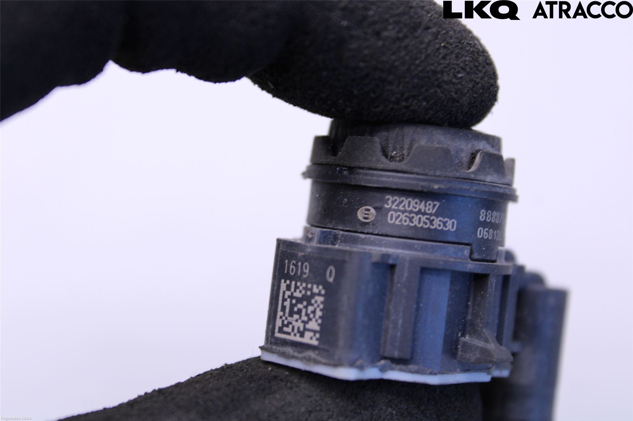 Volvo V60 CROSS COUNTRY 19- Parkeringshjälp Frontsensor