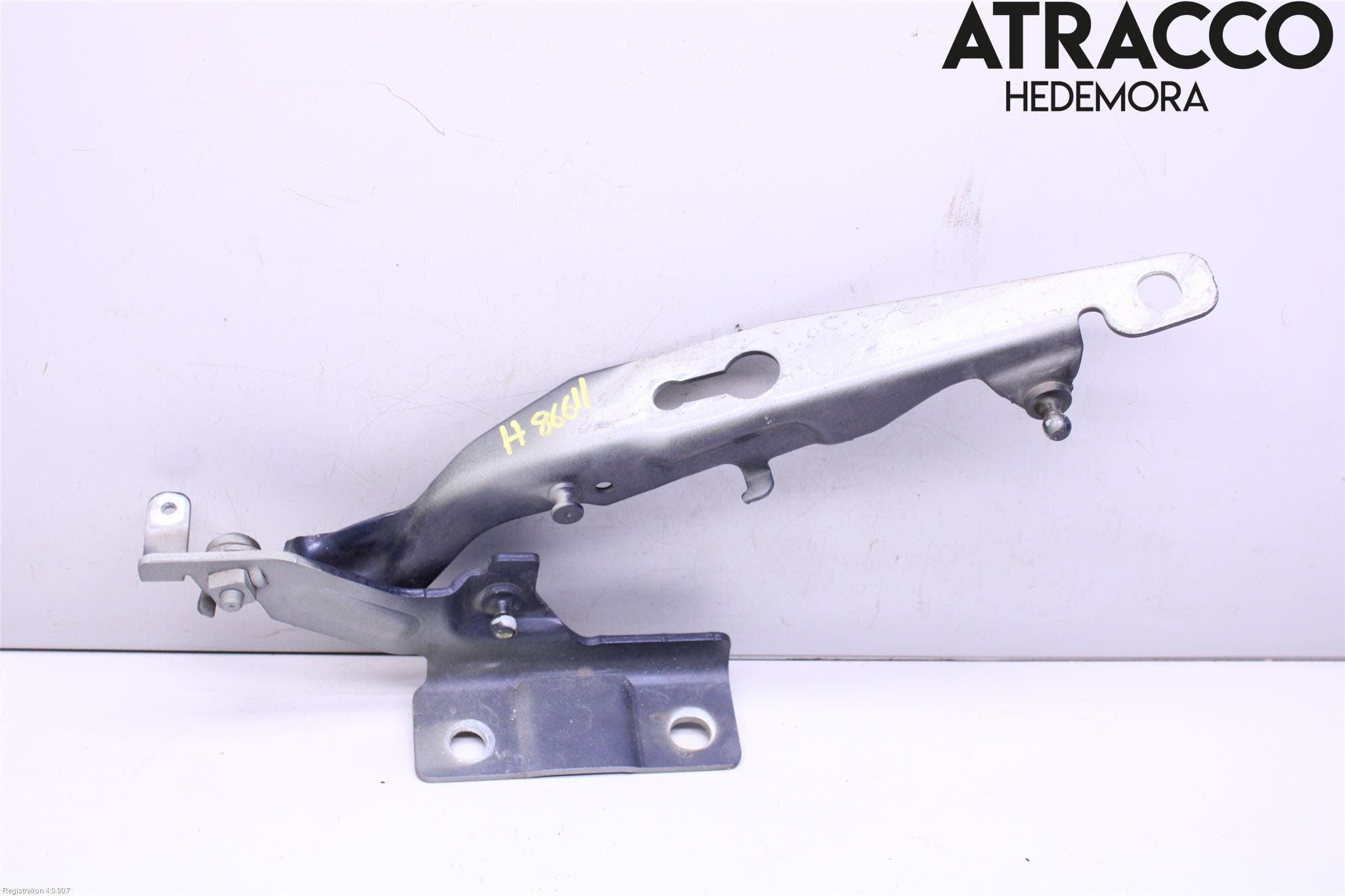 Volvo V60 11-13 Huvgångjärn