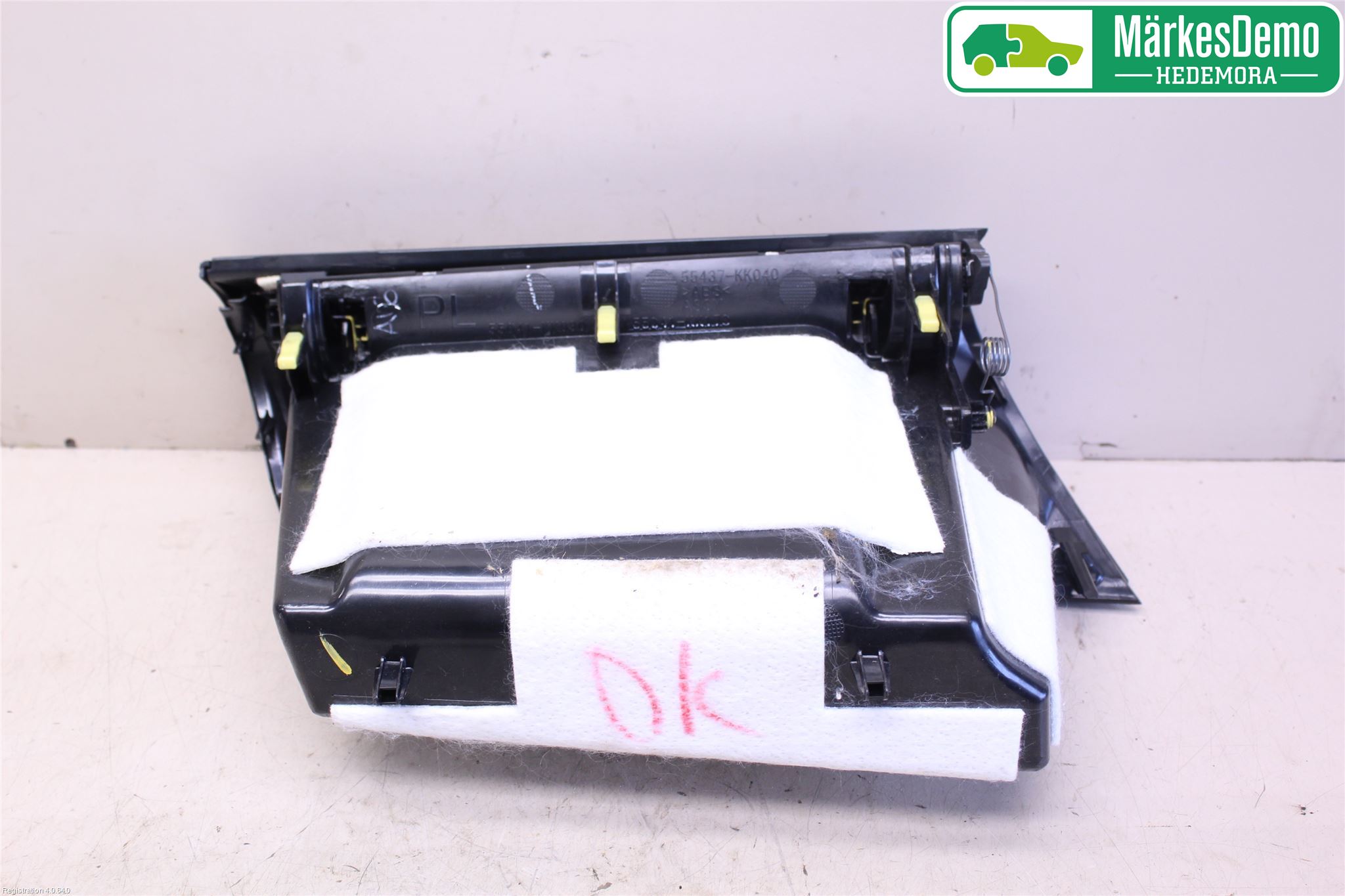 Toyota HILUX 16- Handskfack