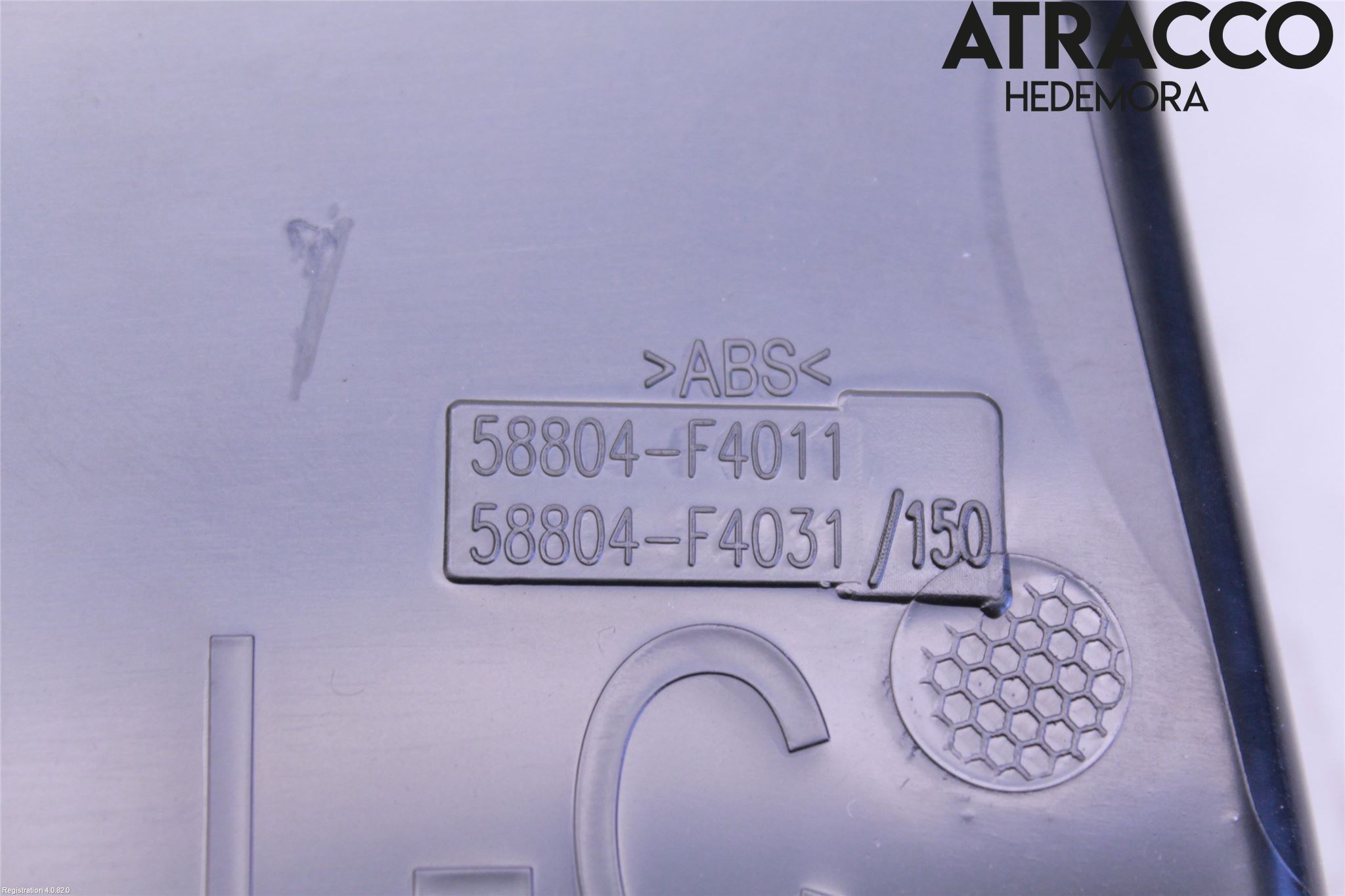Toyota C-HR 16-23 Instrumentkonsoll Mitt