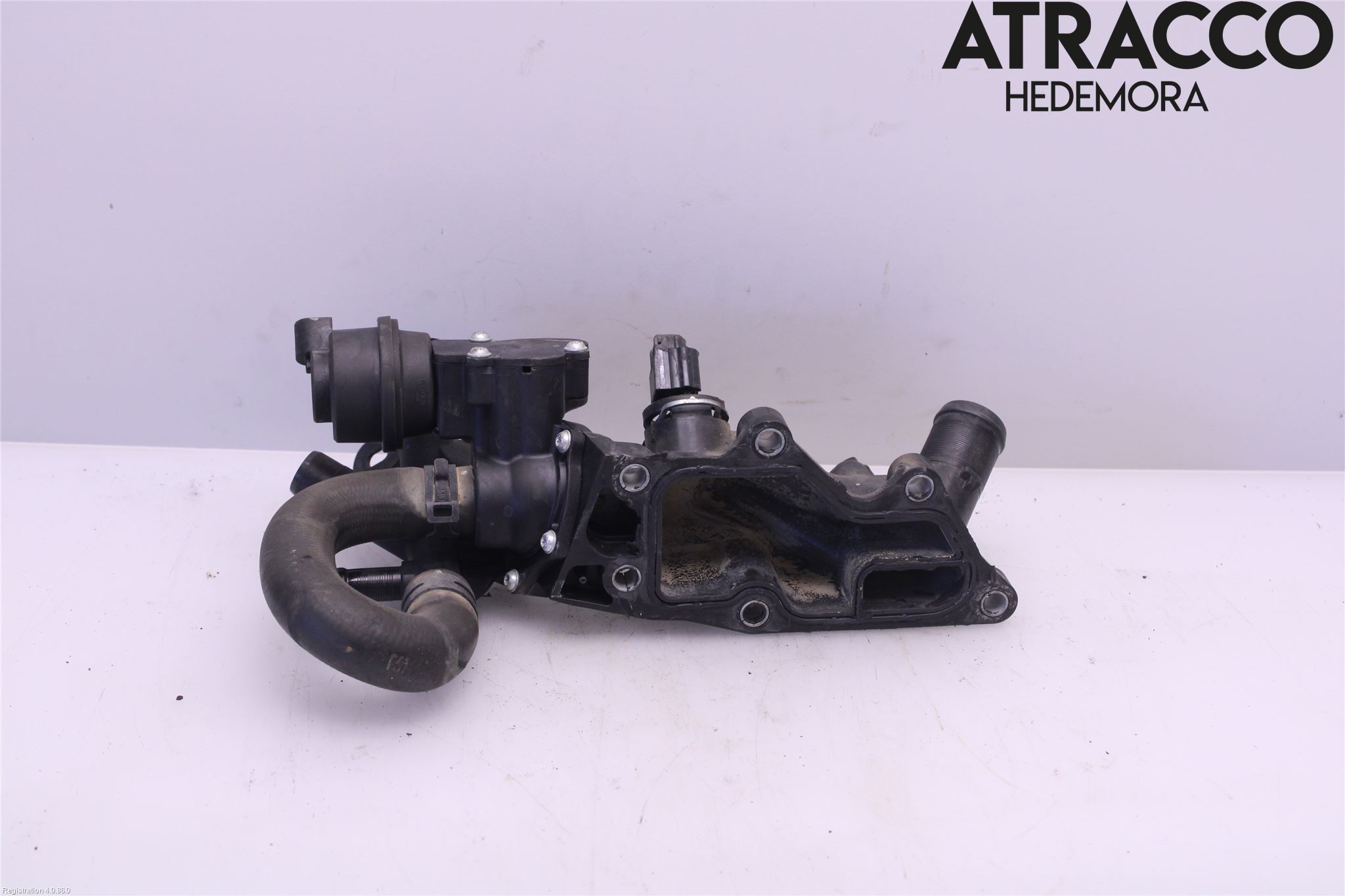 Dacia DUSTER 10-17 Kylarslang Fäst På Motor