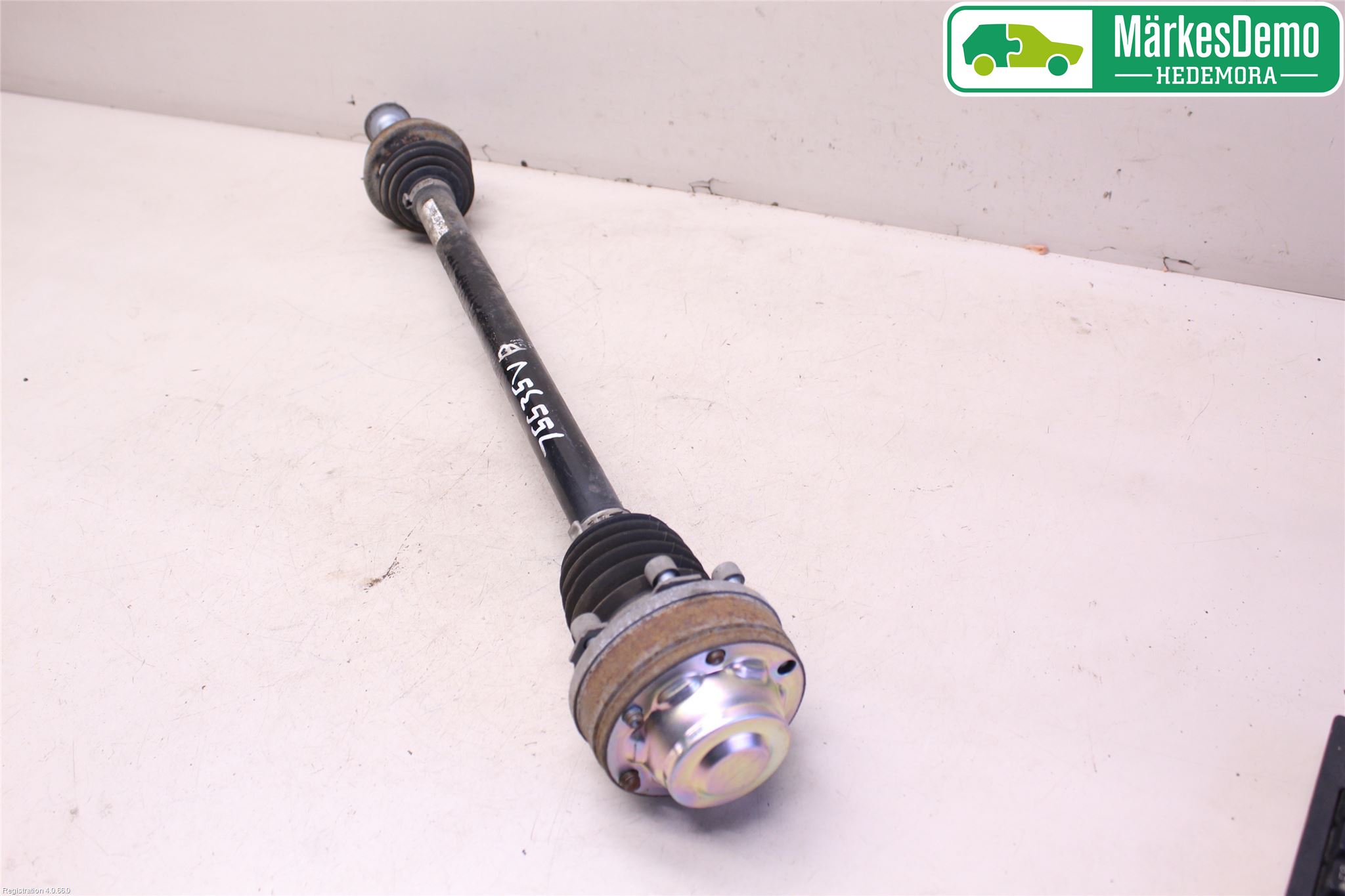 Volkswagen VW TIGUAN 16-24 Drivaxel Bak Vänster