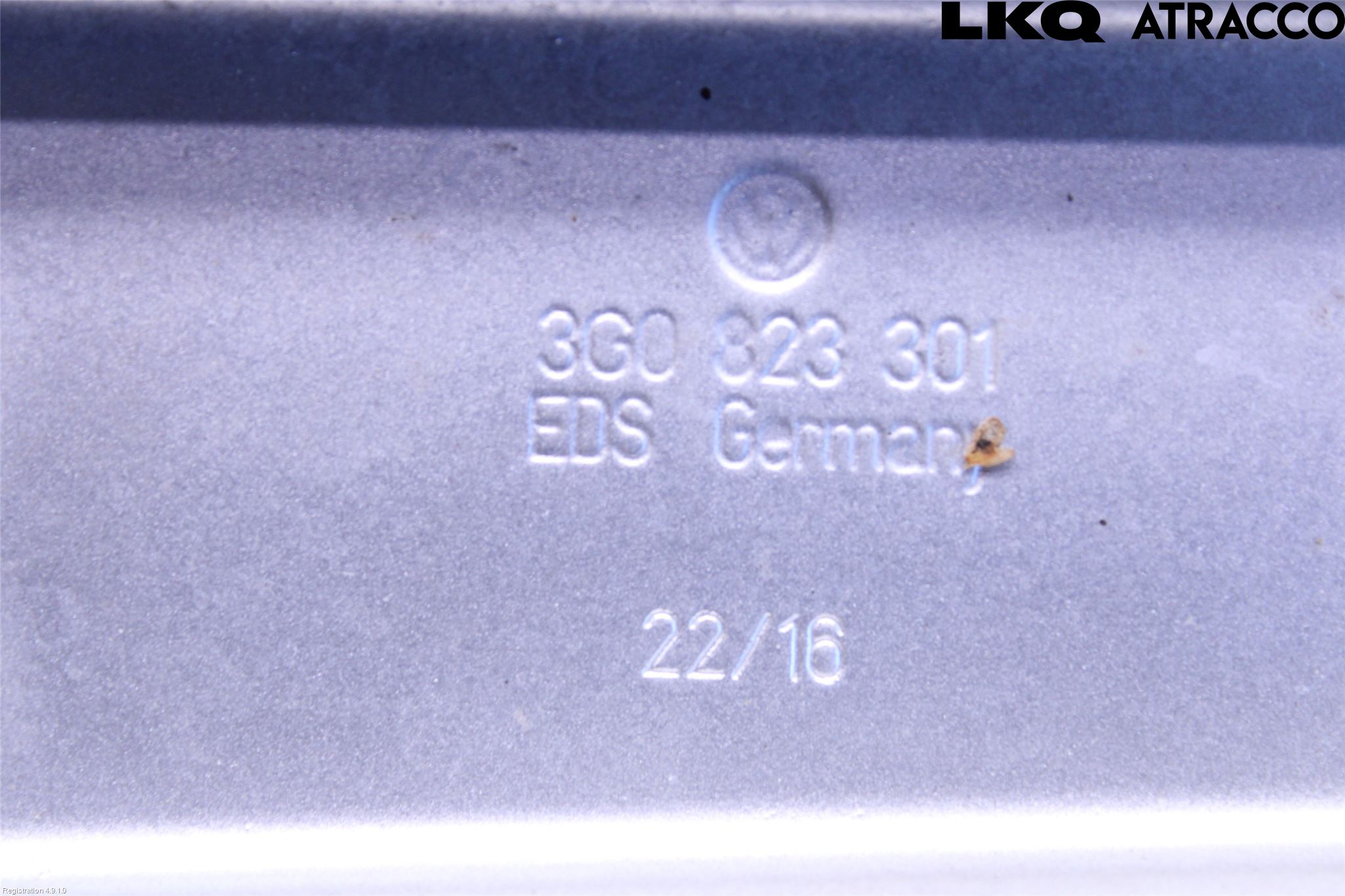 Volkswagen VW PASSAT 15-19 Huvgångjärn