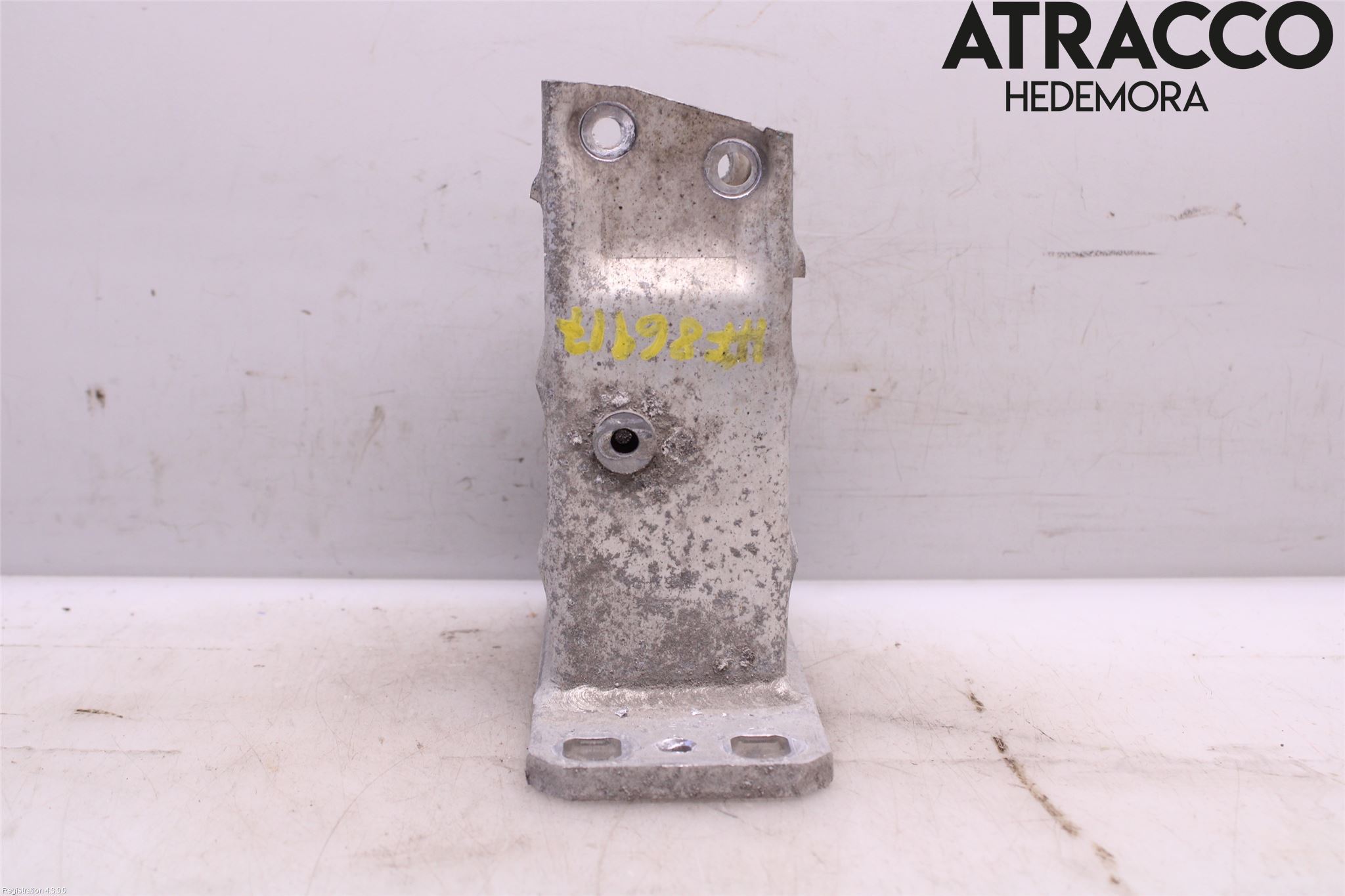 BMW 5 E60/61 Sed/Tou 02-10 Stötfångarbärjärn Fram