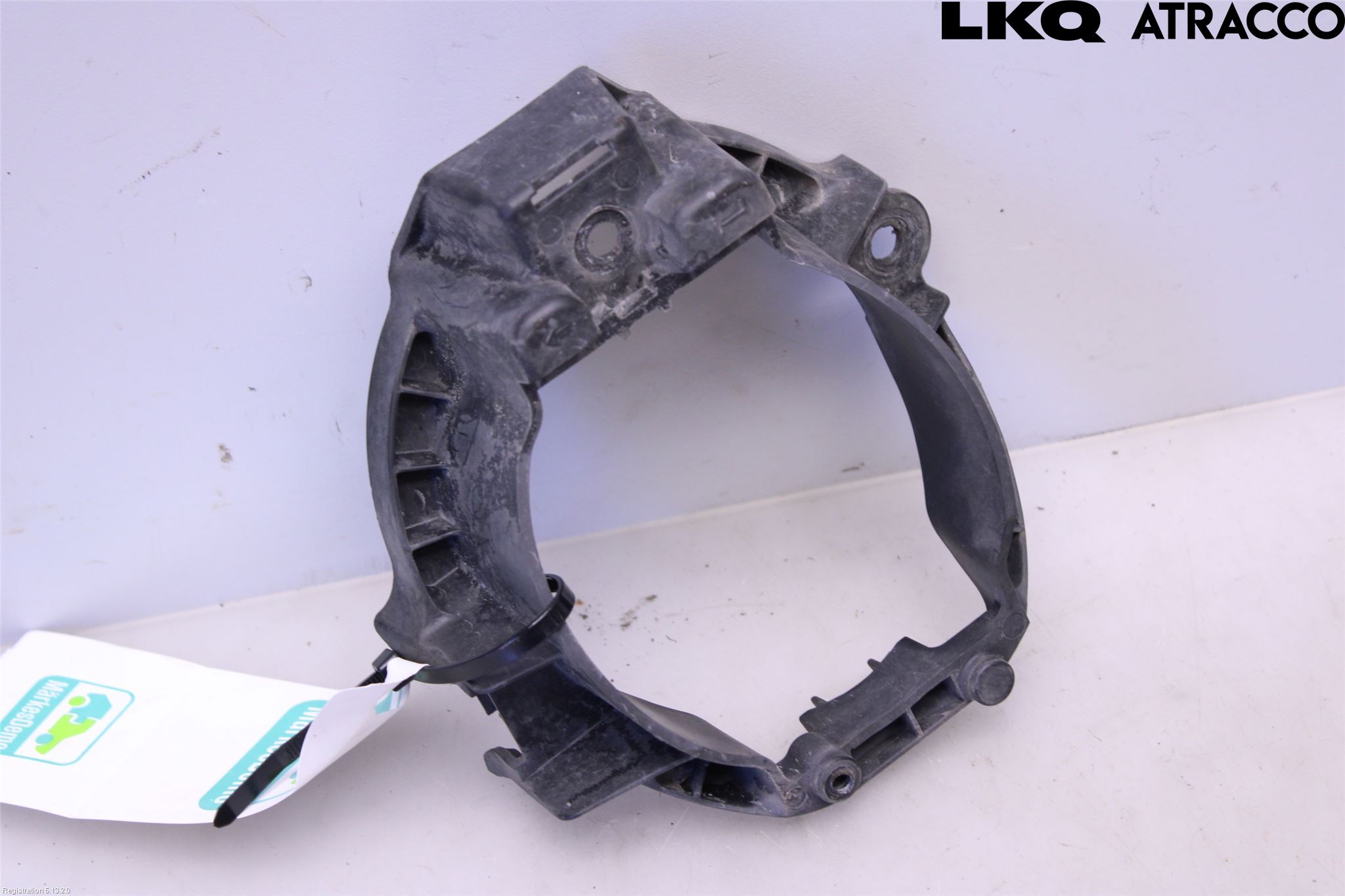 Toyota AURIS 10-12 Dimljussarg Fram