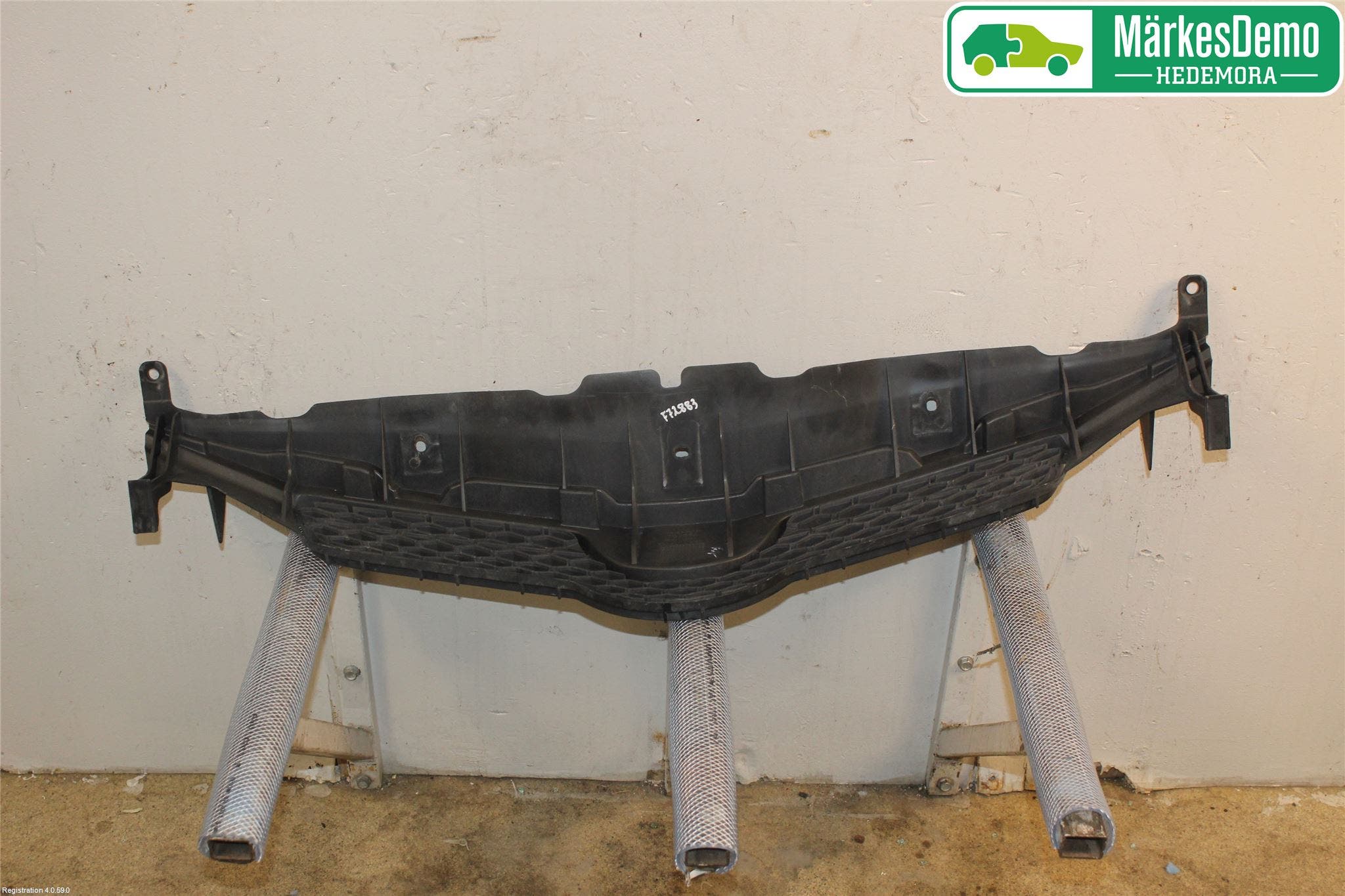 Toyota AURIS 07-09 Täckplast Front