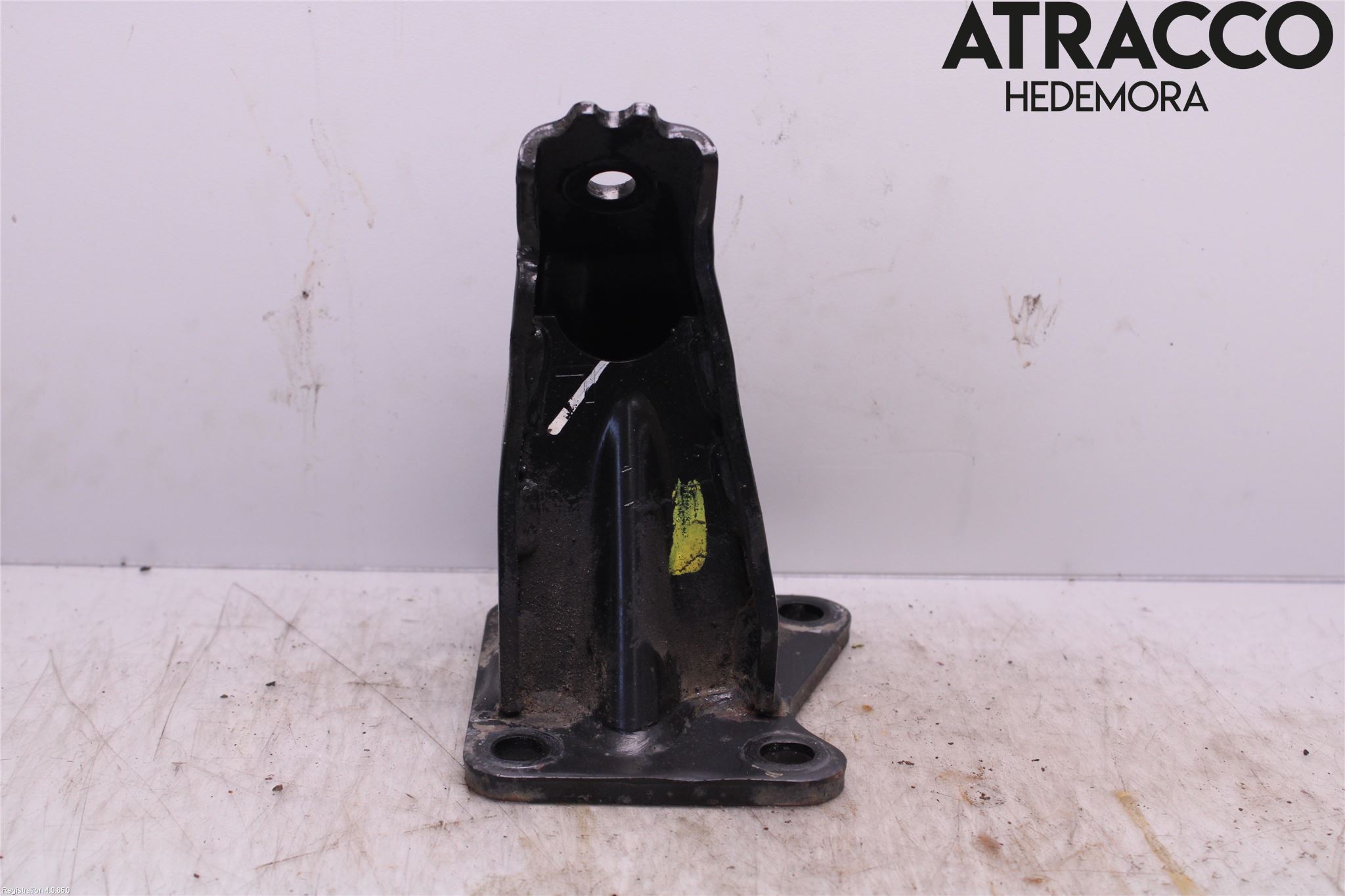 Nissan NAVARA 05-16 Motorfäste