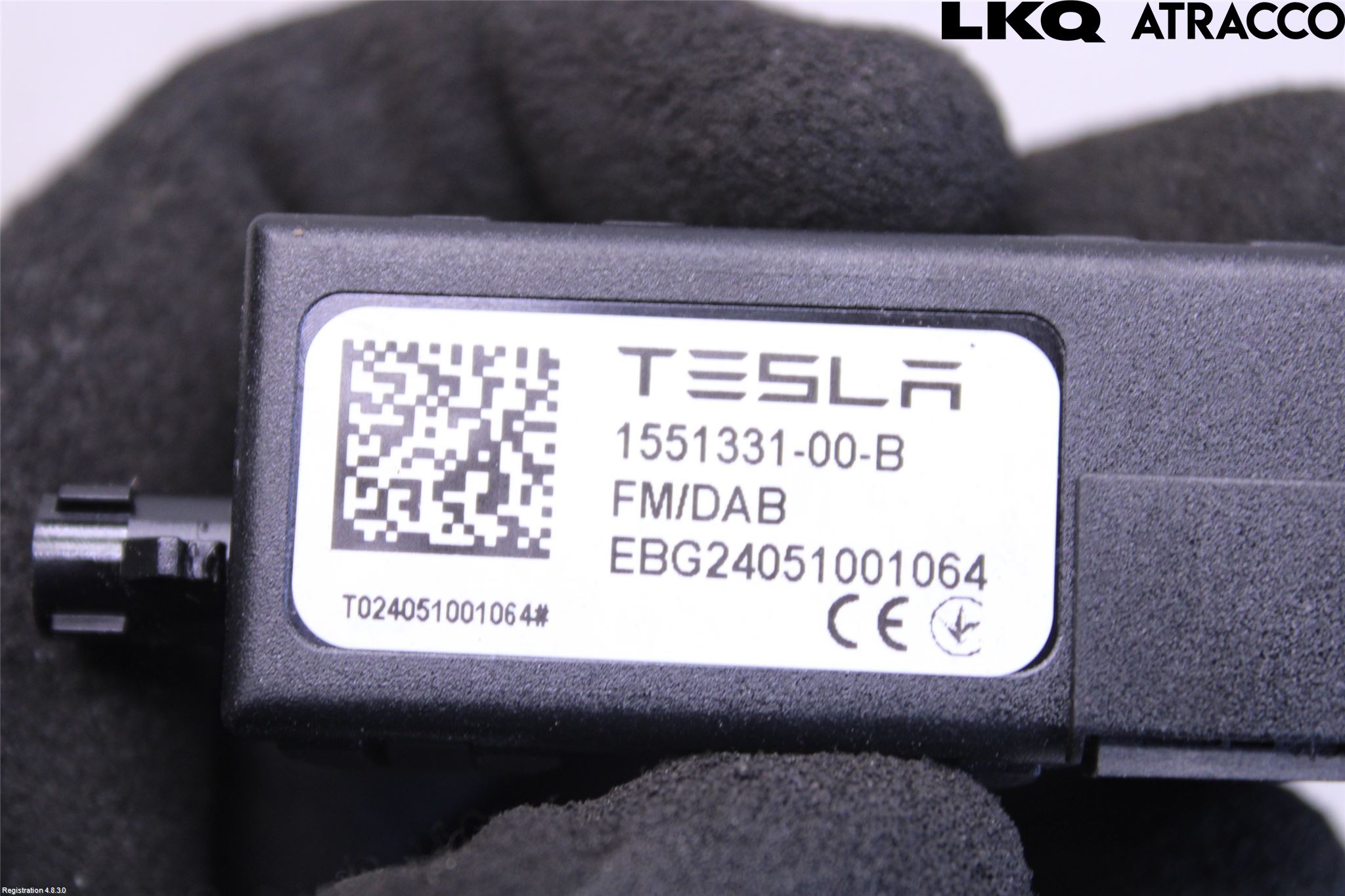Tesla MODEL Y 21- Antennförstärkare