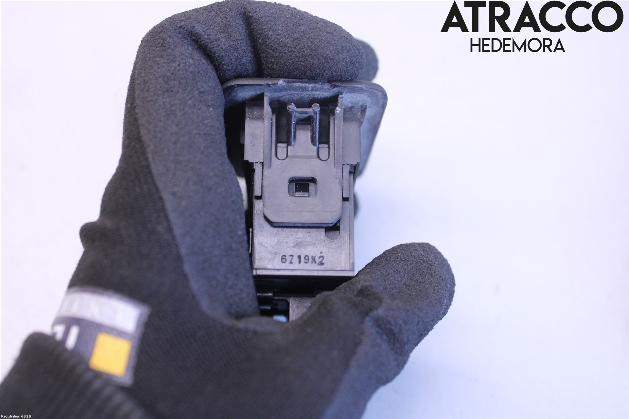 Subaru OUTBACK 15-20 Strömställare Baklucka