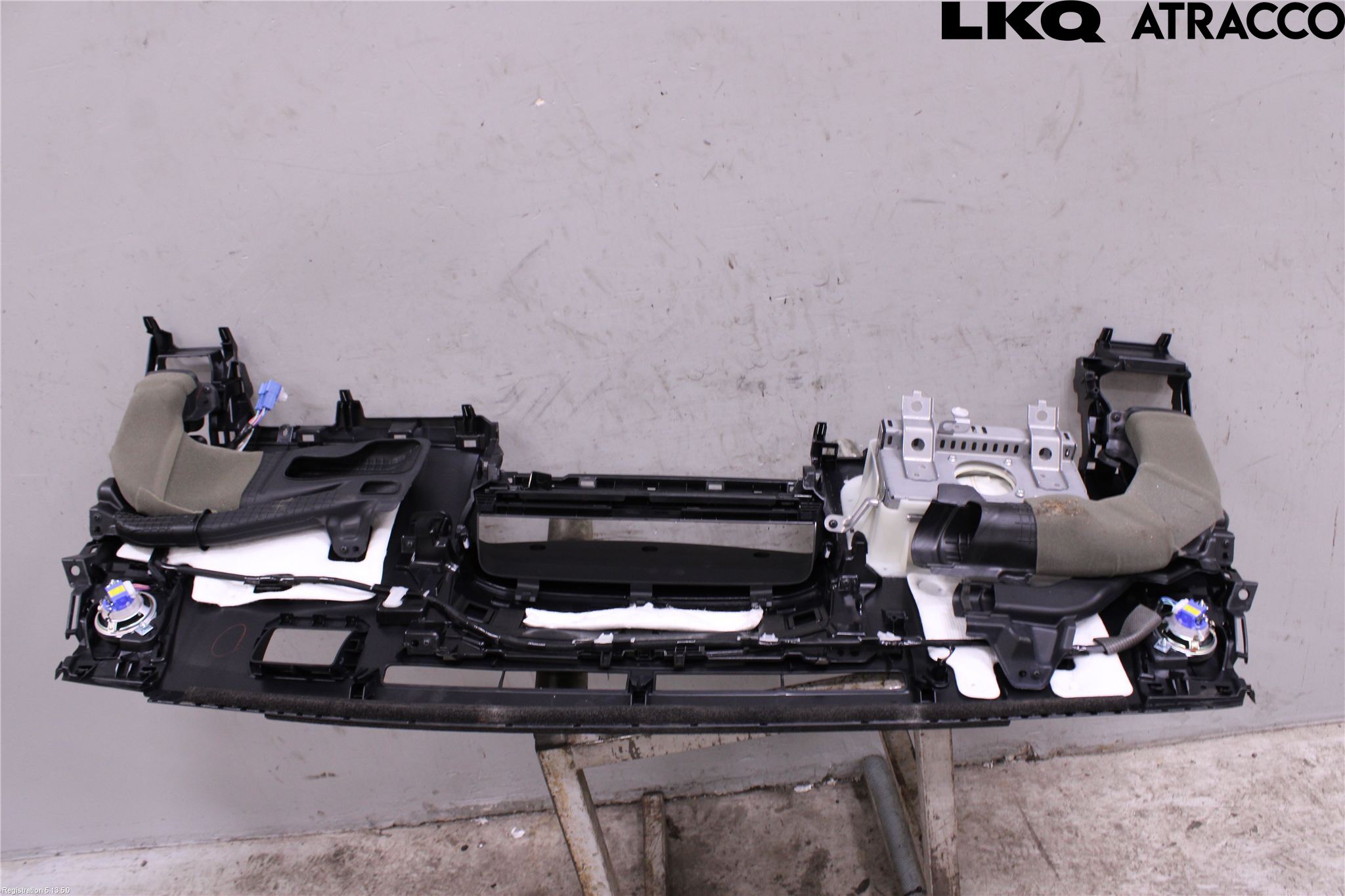 Toyota PRIUS+ ZVW40 12-20 Instrumentbräda