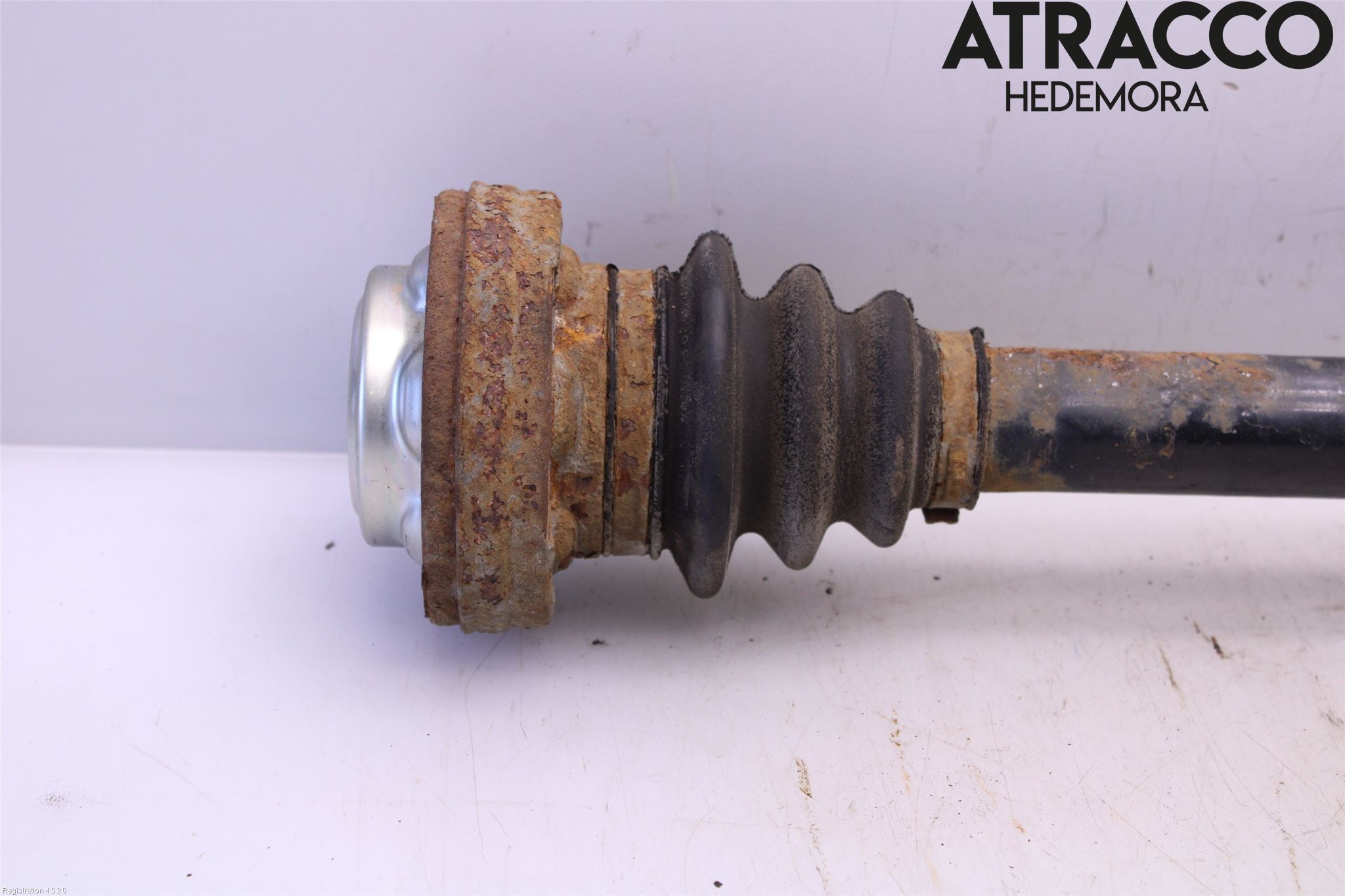 BMW 3 E90/91 SED/TOU 05-12 Drivaxel Bak Höger