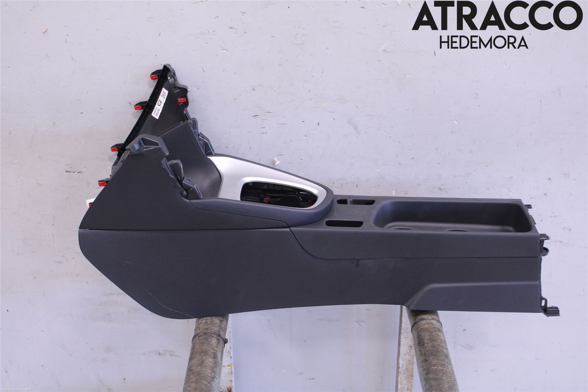 Toyota YARIS CROSS XP21 21- Inr Tunnelfack