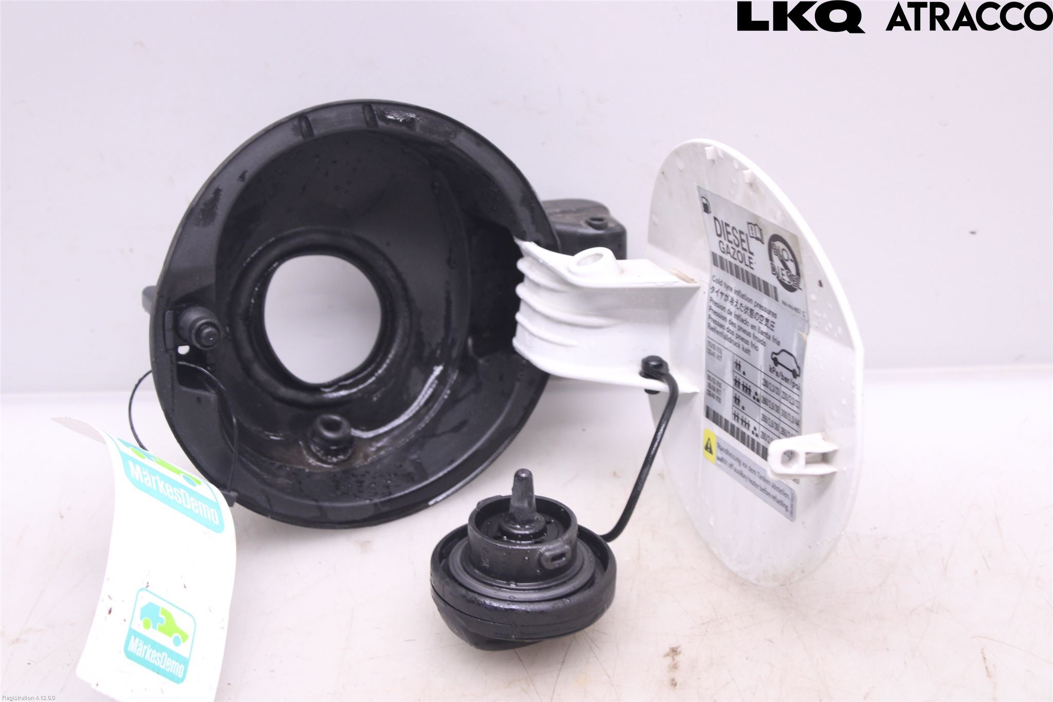 Volkswagen VW PASSAT 11-14 Tanklucka