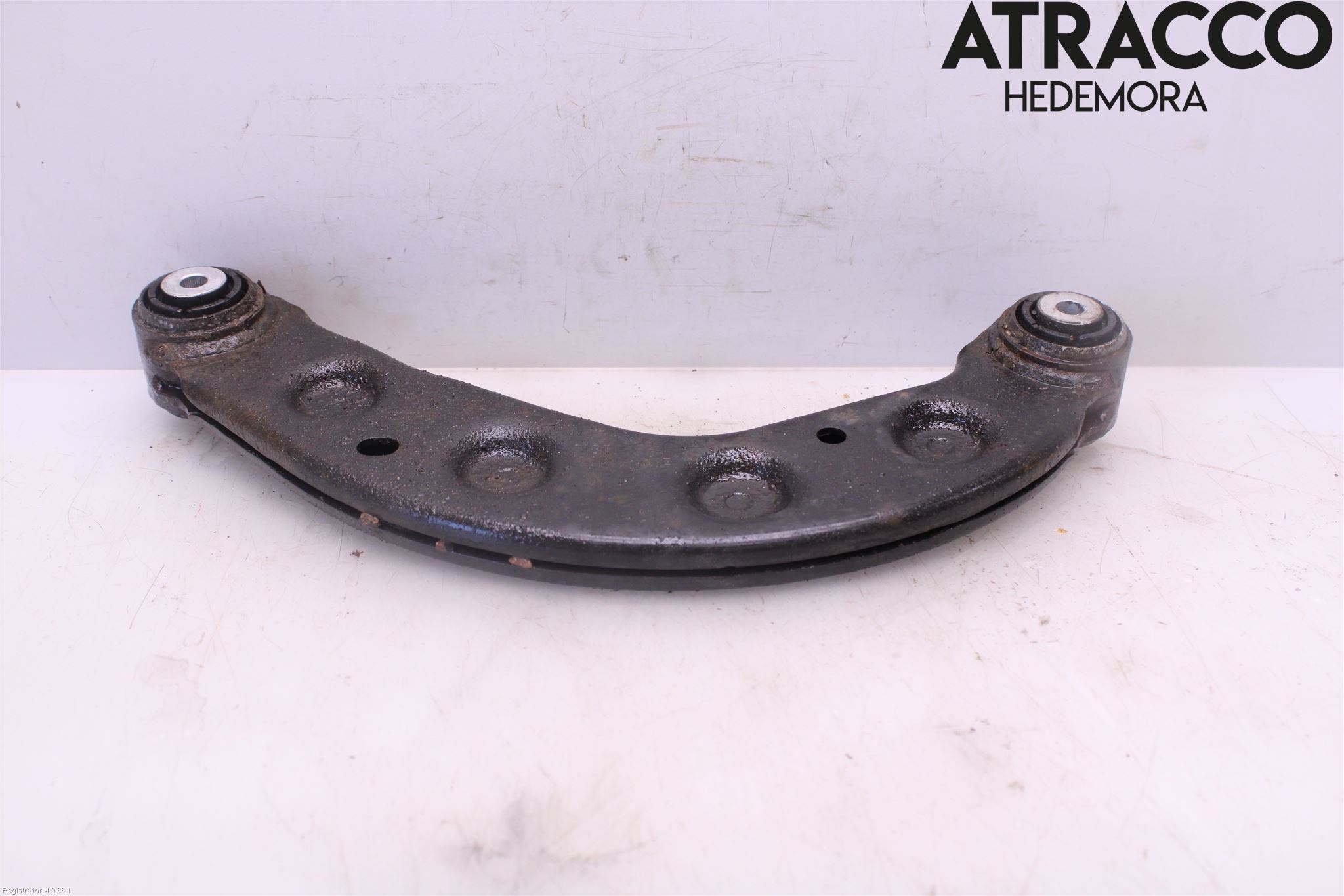 Volvo V90 17->> Bärarm Bak Övre Höger