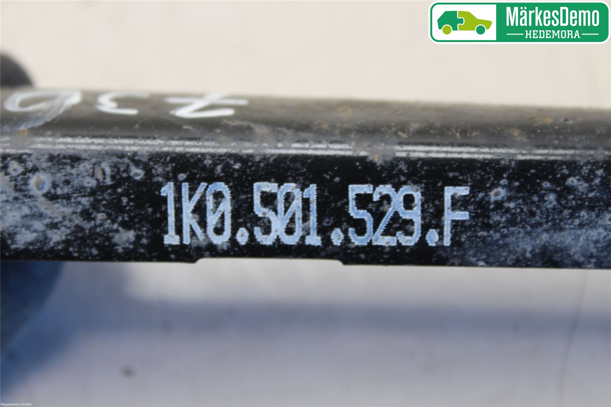 Volkswagen VW TIGUAN 07-16 Bärarm Bak Vänster